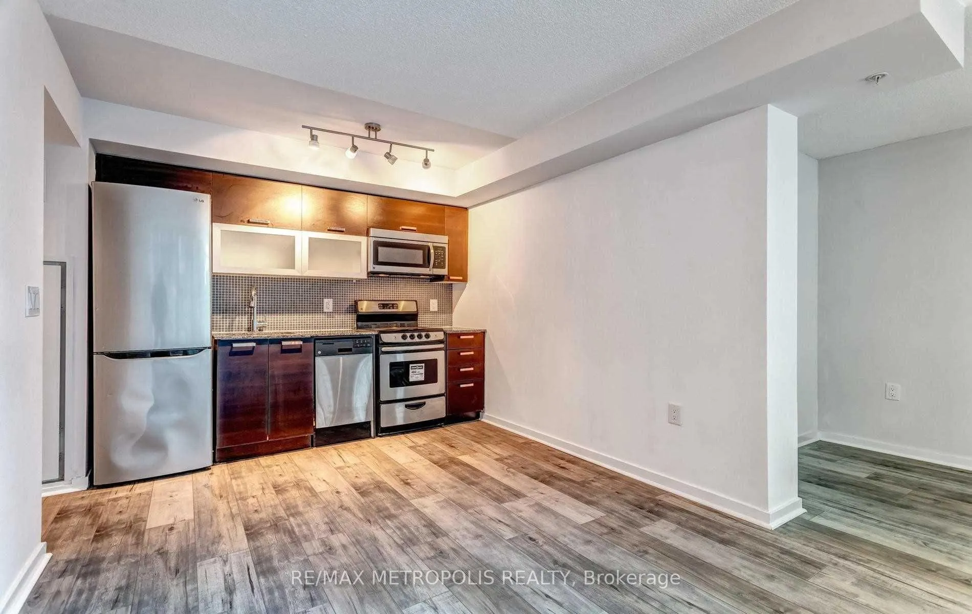 Photo 7 of Unit 712E, 36 Lisgar Street, Toronto, Little Portugal — HOMEH