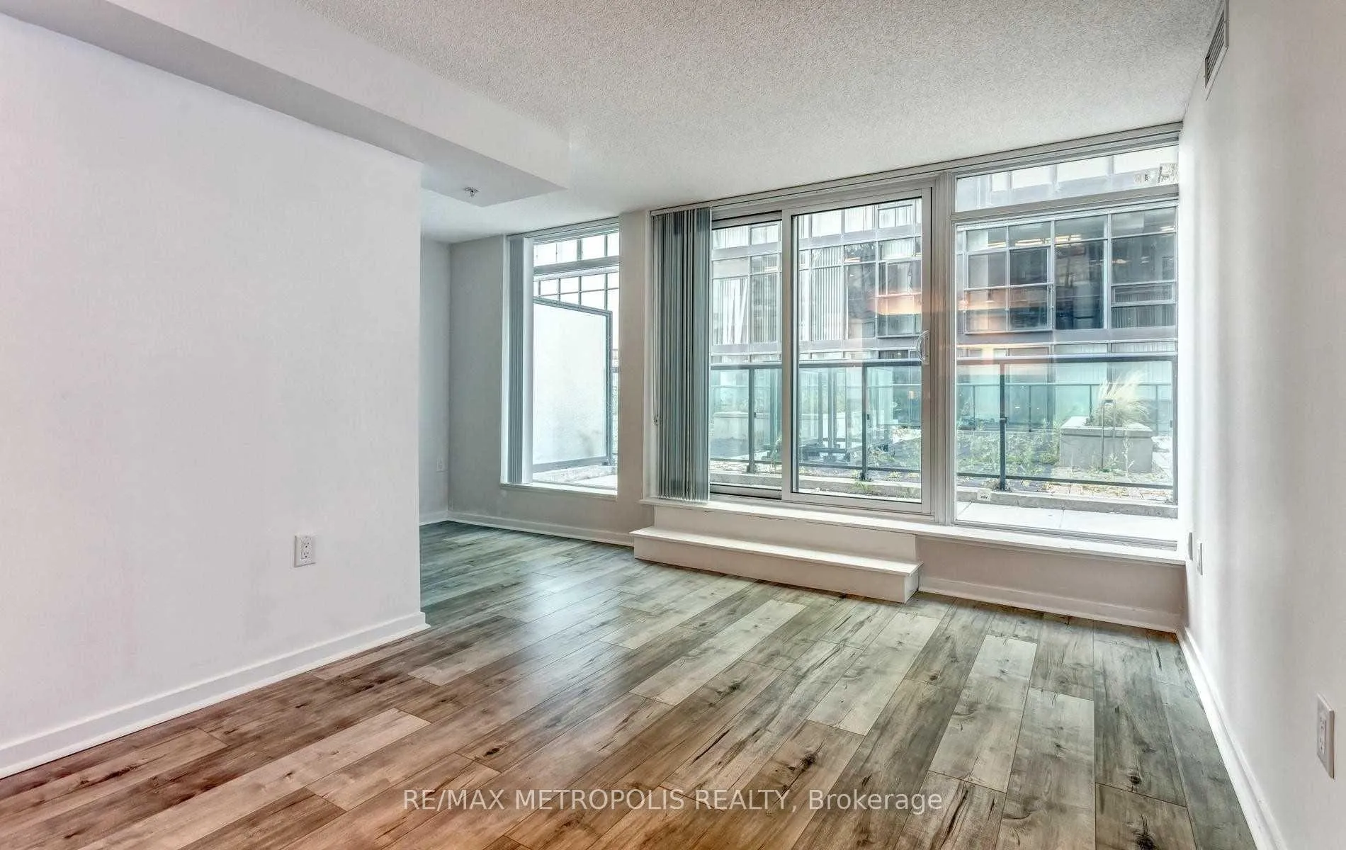 Photo 8 of Unit 712E, 36 Lisgar Street, Toronto, Little Portugal — HOMEH