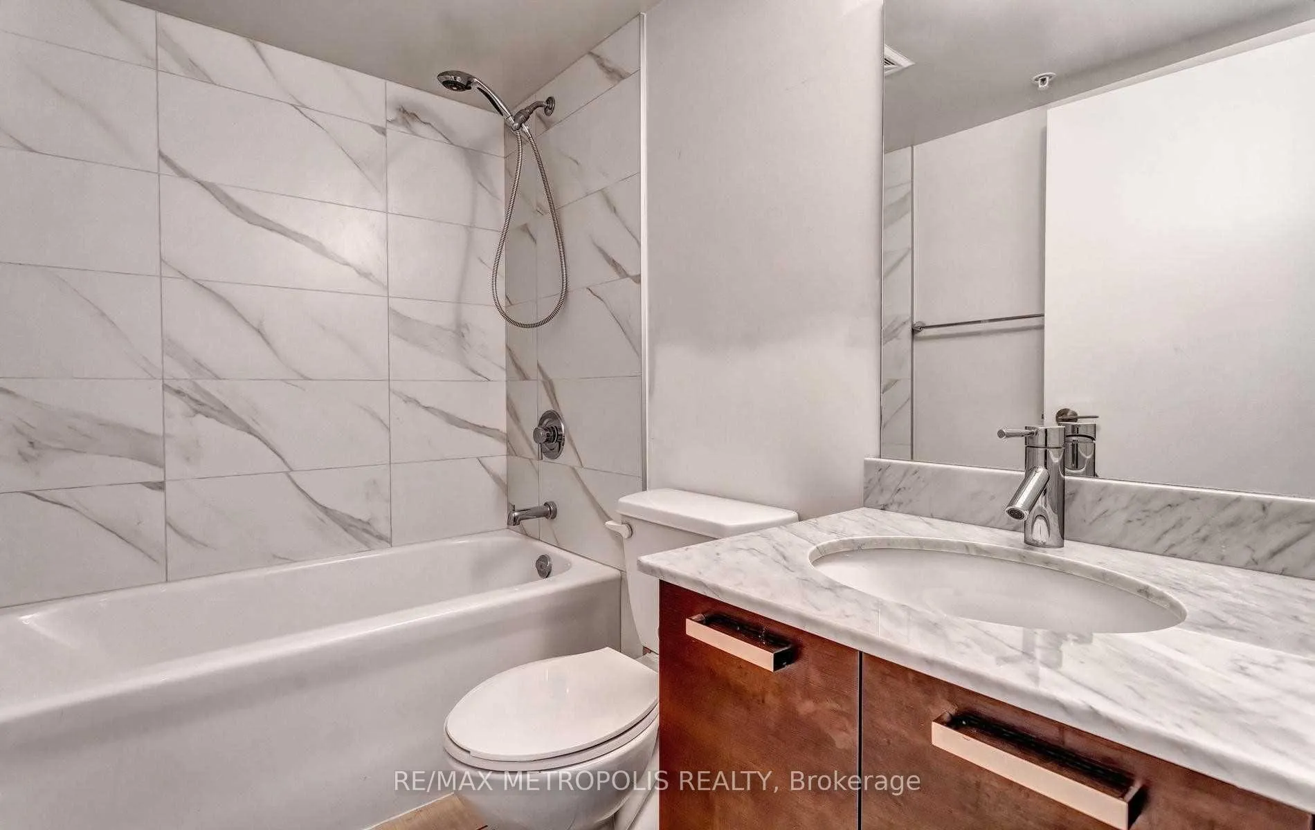 Photo 18 of Unit 712E, 36 Lisgar Street, Toronto, Little Portugal — HOMEH