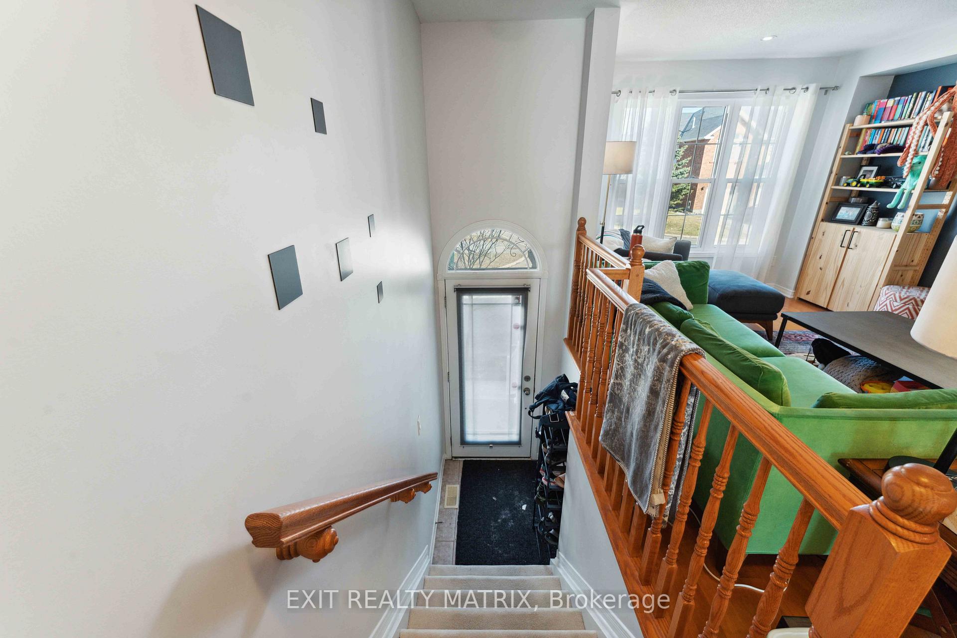 Photo 3 of 14 Jenscott Private, Ottawa, Central Park — HOMEH