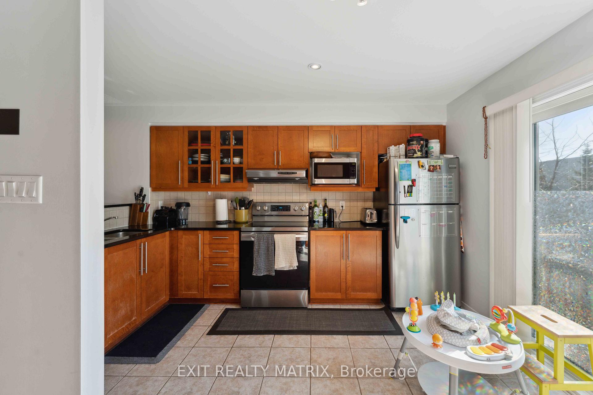 Photo 8 of 14 Jenscott Private, Ottawa, Central Park — HOMEH