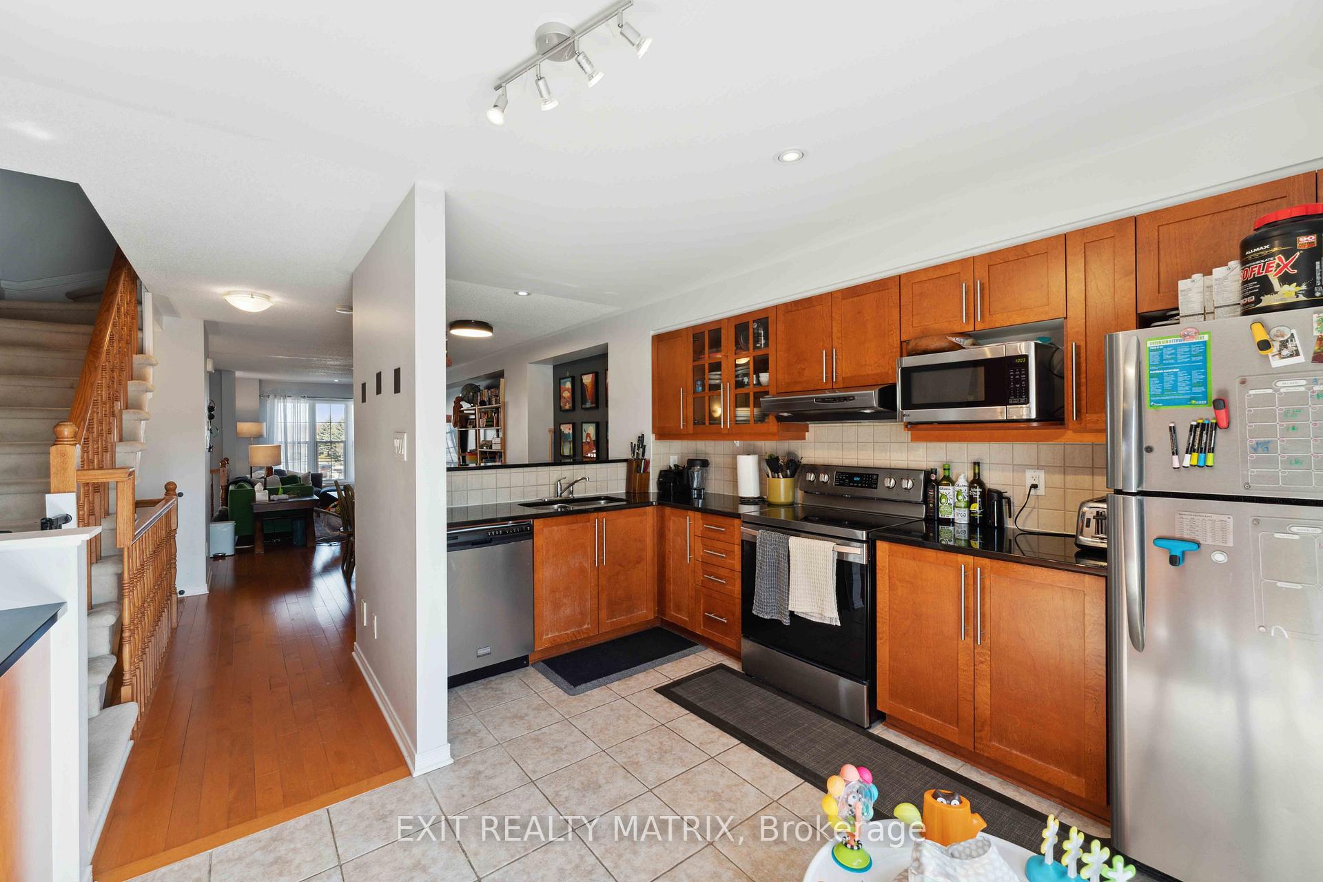 Photo 9 of 14 Jenscott Private, Ottawa, Central Park — HOMEH