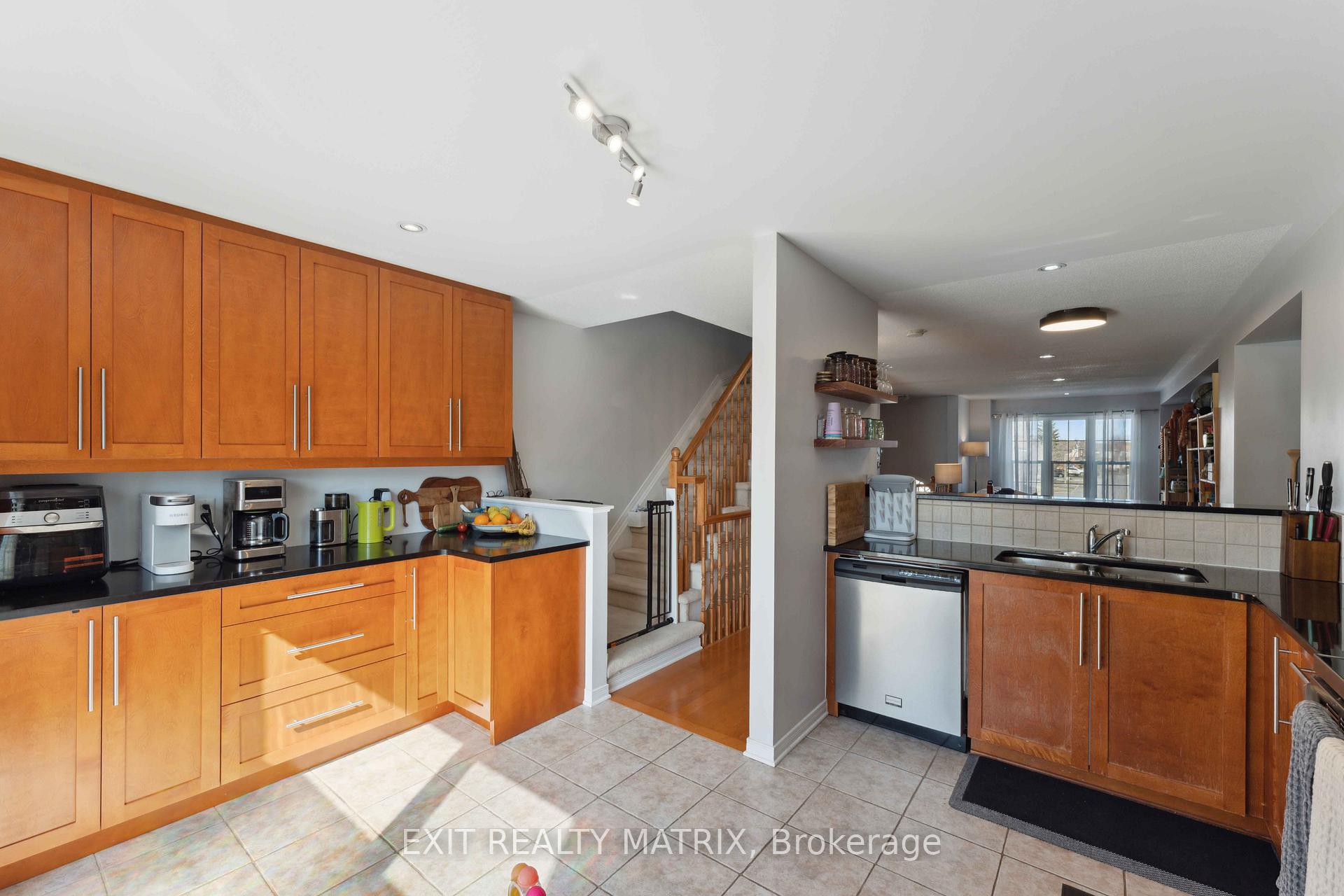 Photo 11 of 14 Jenscott Private, Ottawa, Central Park — HOMEH