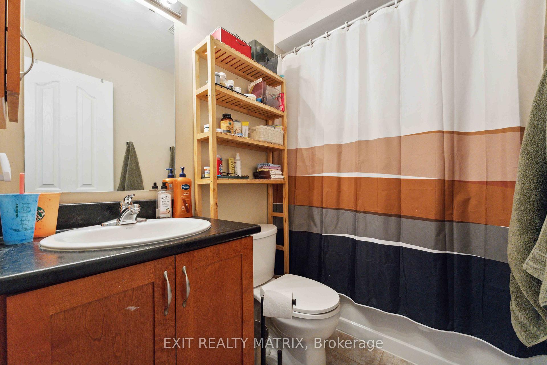 Photo 17 of 14 Jenscott Private, Ottawa, Central Park — HOMEH