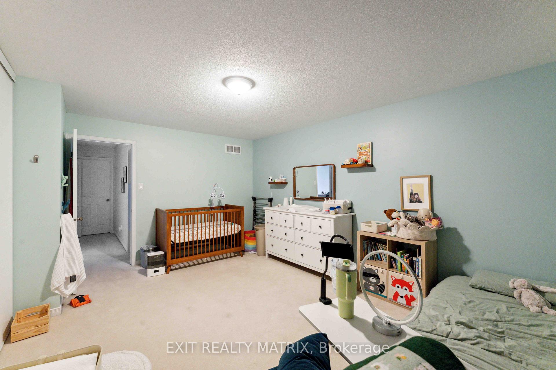Photo 19 of 14 Jenscott Private, Ottawa, Central Park — HOMEH