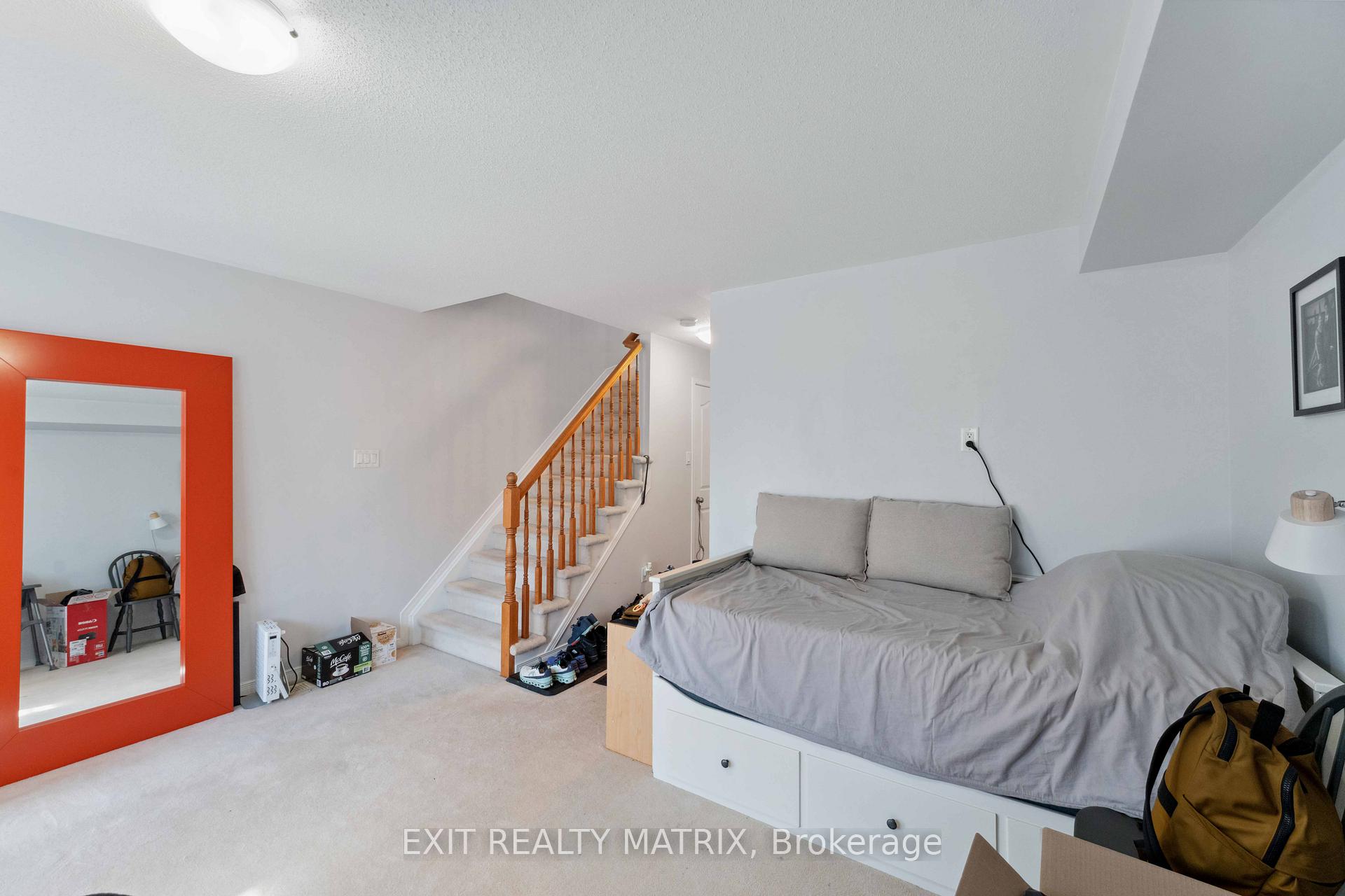 Photo 23 of 14 Jenscott Private, Ottawa, Central Park — HOMEH