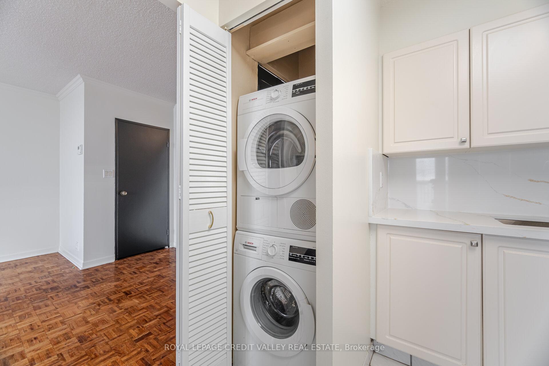 Photo 14 of Unit 1421, 33 Harbour Square, Toronto, Waterfront Communities — HOMEH