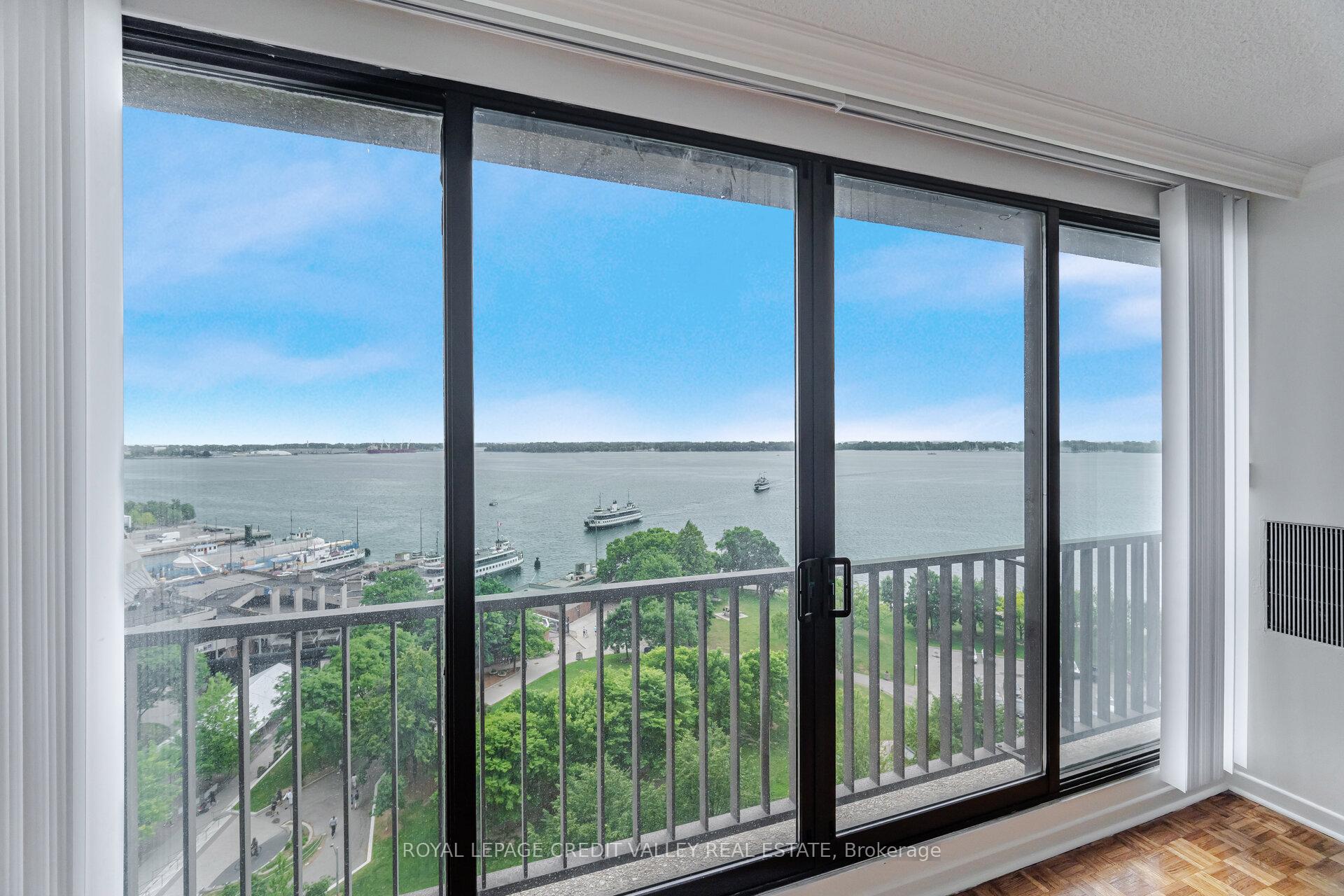 Photo 16 of Unit 1421, 33 Harbour Square, Toronto, Waterfront Communities — HOMEH