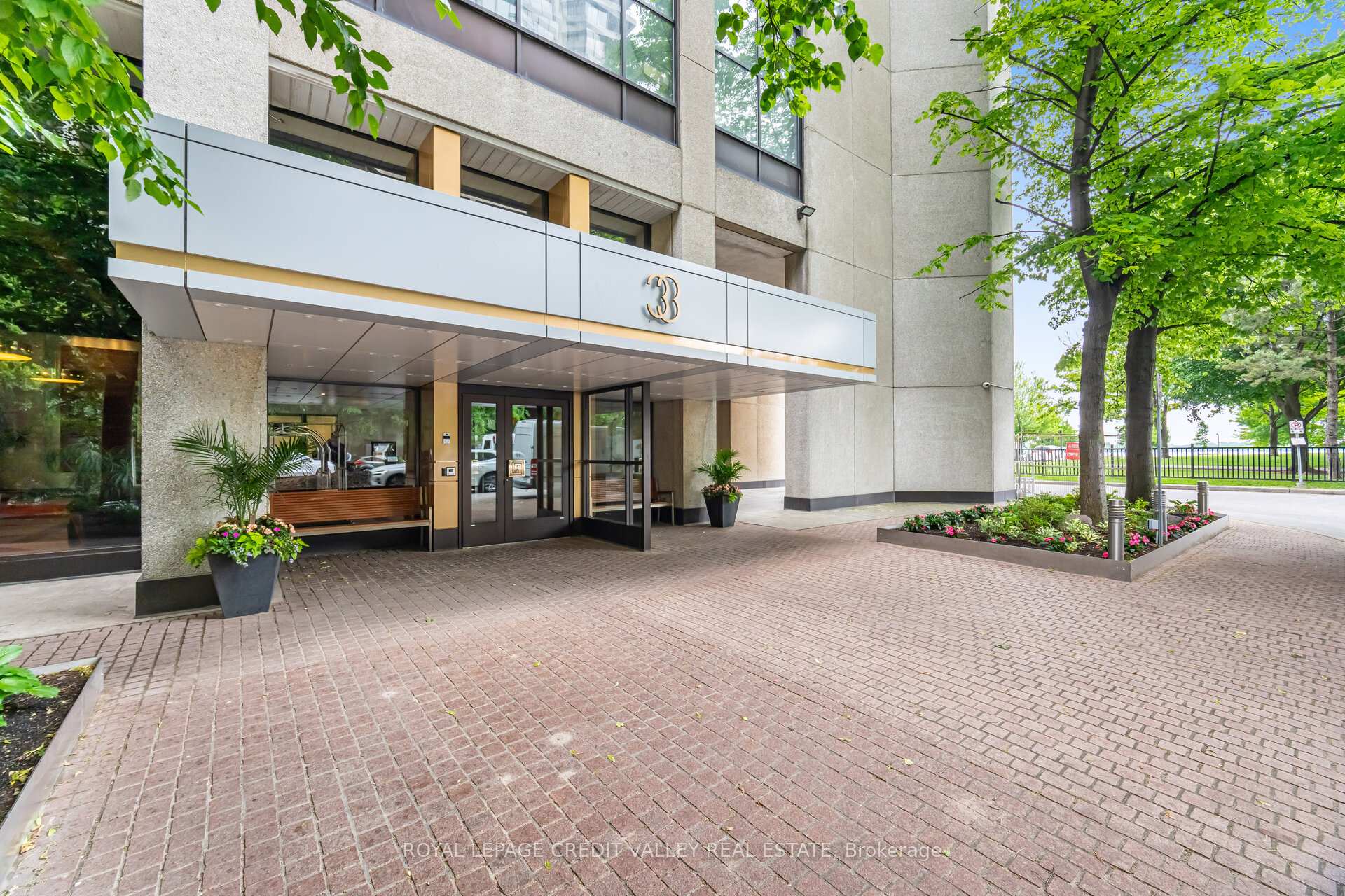 Photo 23 of Unit 1421, 33 Harbour Square, Toronto, Waterfront Communities — HOMEH