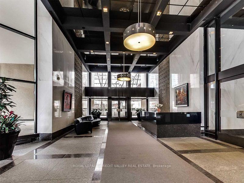 Photo 33 of Unit 1421, 33 Harbour Square, Toronto, Waterfront Communities — HOMEH