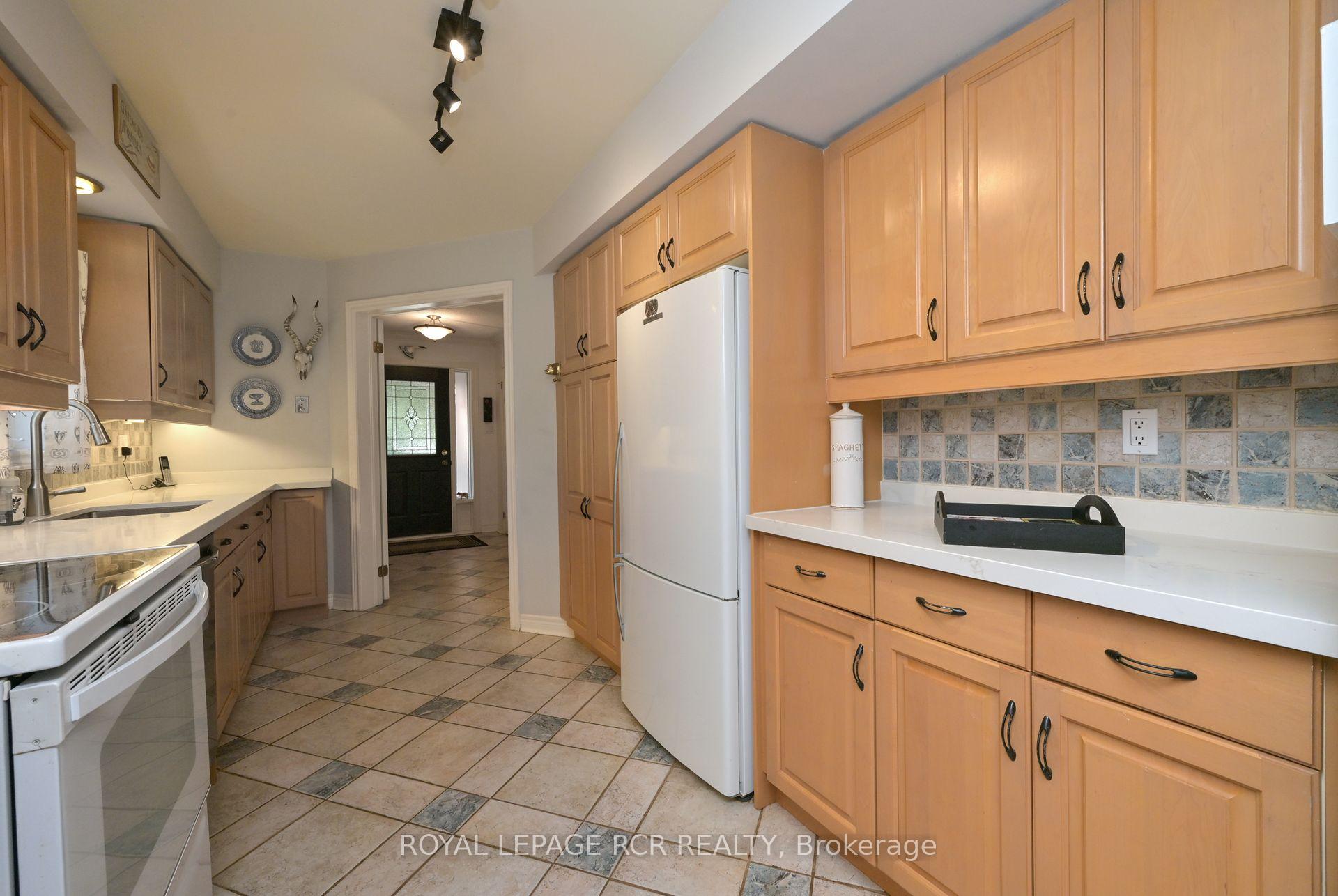 Photo 13 of 194 Green Briar Road, New Tecumseth, Alliston — HOMEH