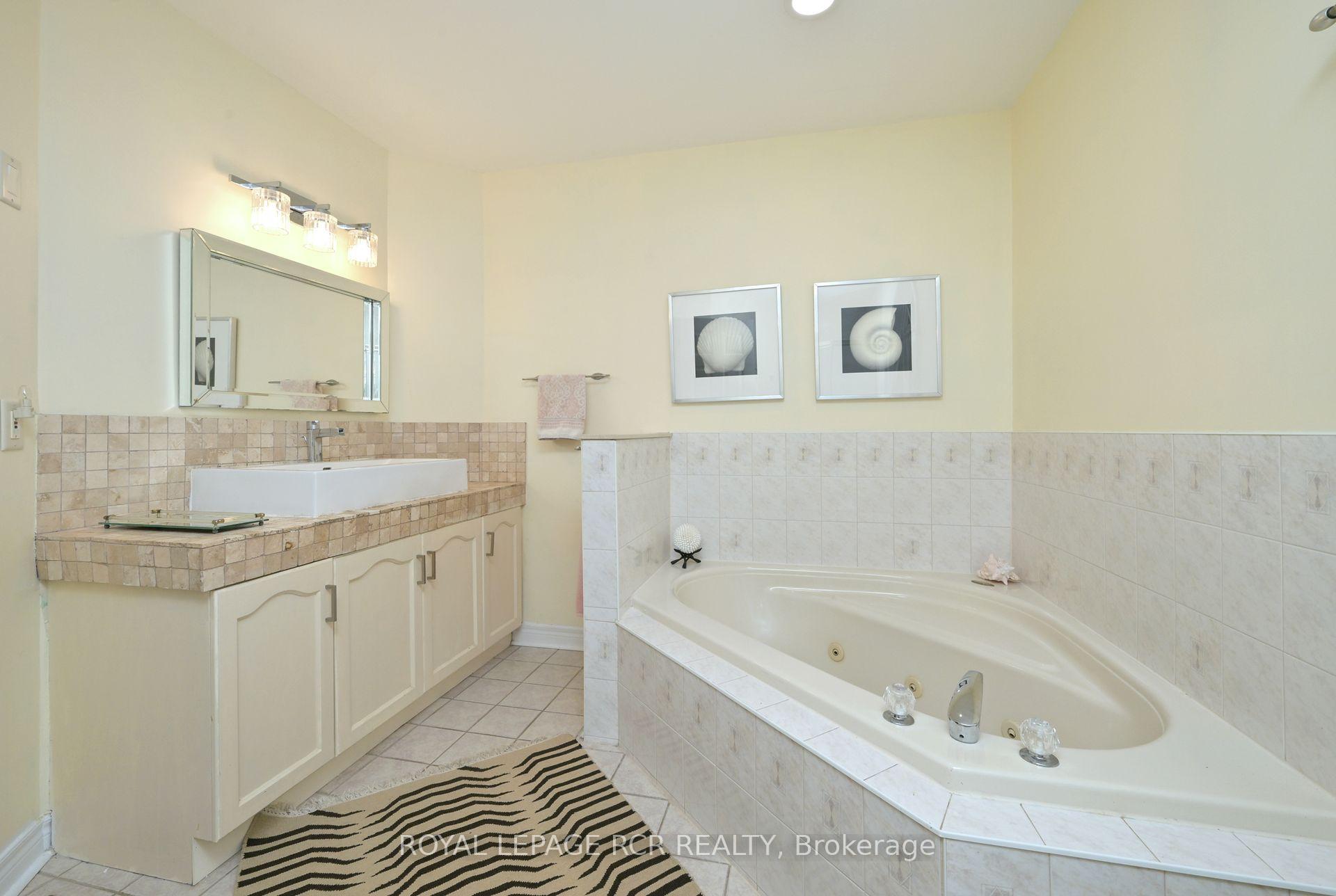 Photo 24 of 194 Green Briar Road, New Tecumseth, Alliston — HOMEH