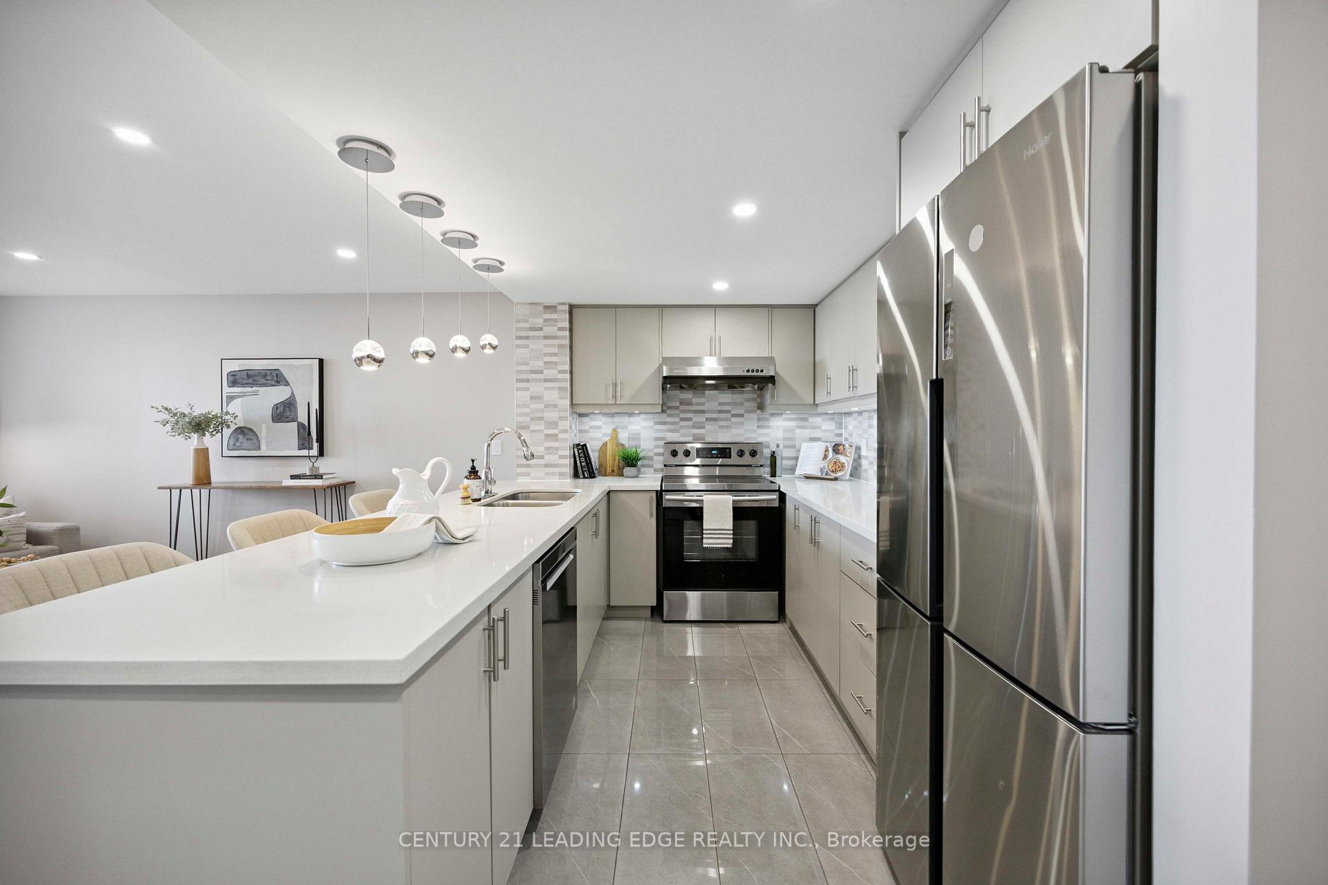 Photo 11 of Unit 807, 130 Pond Drive, Markham, Commerce Valley — HOMEH