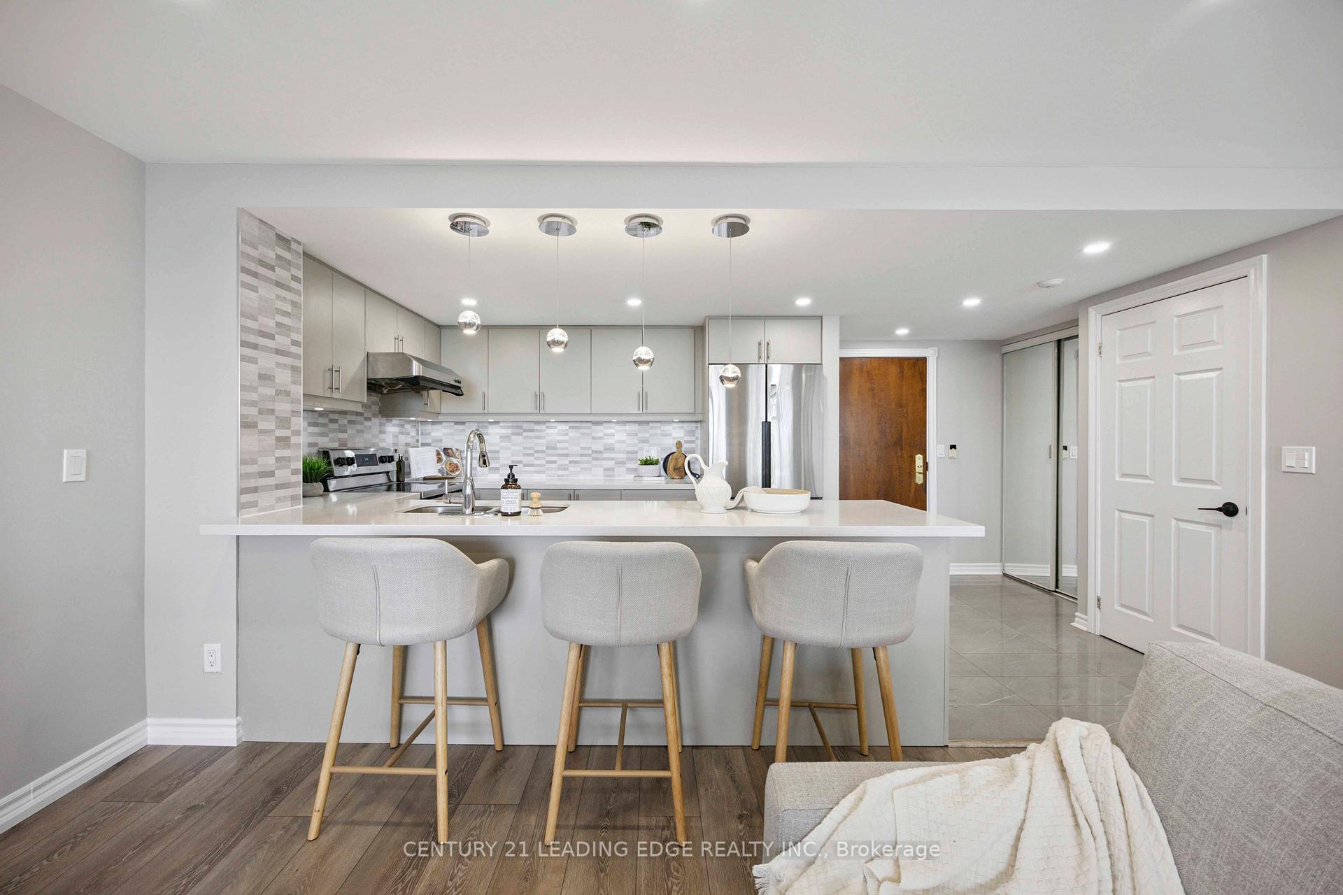 Photo 12 of Unit 807, 130 Pond Drive, Markham, Commerce Valley — HOMEH