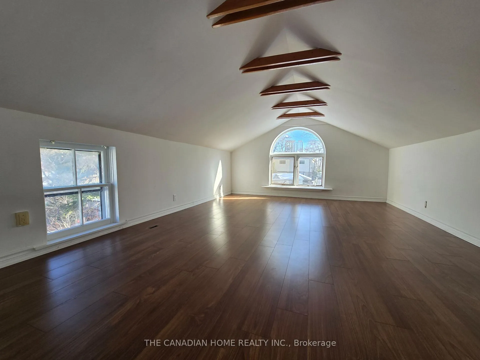 Photo 3 of 43 David St Street, Brampton, Downtown Brampton — HOMEH