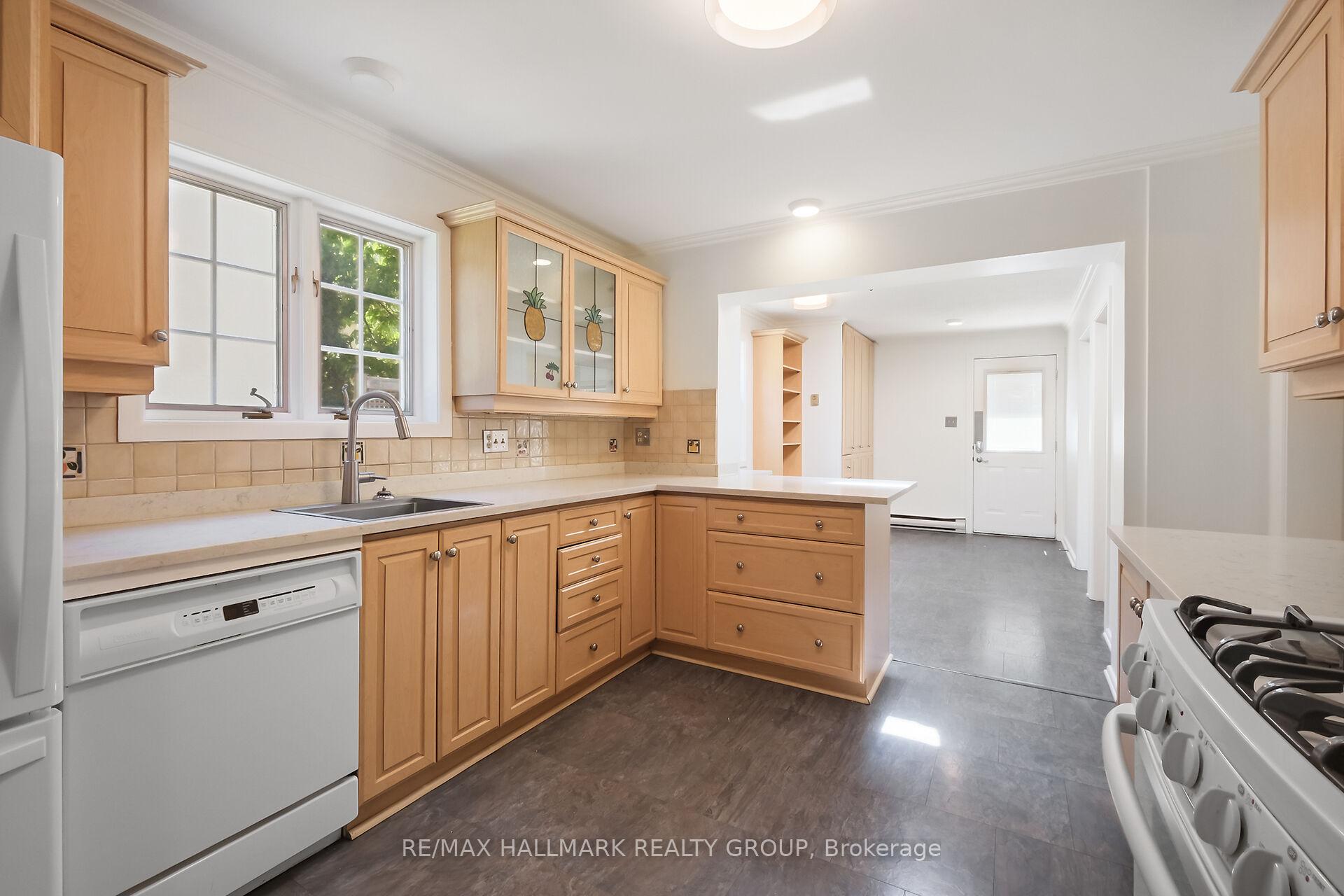 Photo 13 of 82 Laurentian Place, Ottawa, Civic Hospital — HOMEH