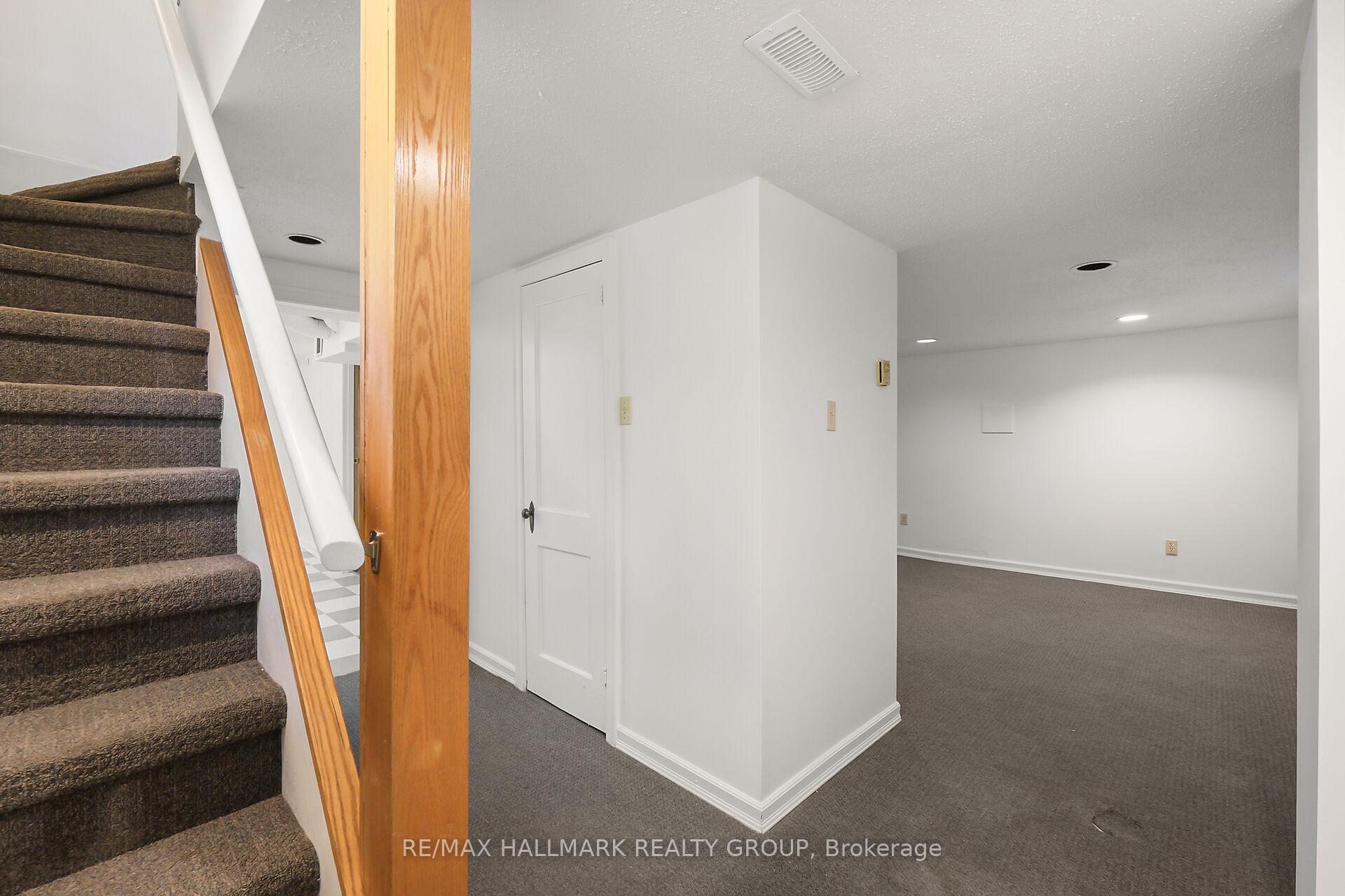 Photo 44 of 82 Laurentian Place, Ottawa, Civic Hospital — HOMEH