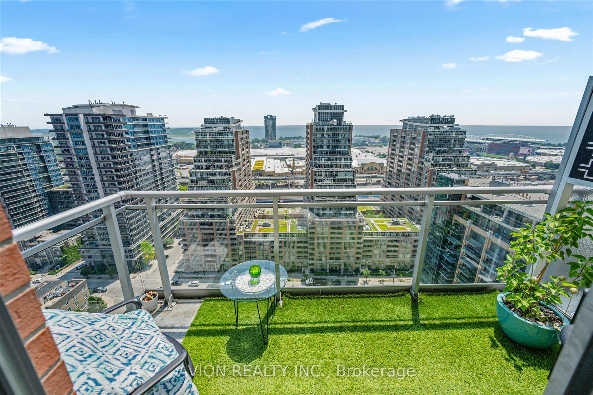 Photo 1 of Unit Ph 2402, 50 Lynn Williams Street, Toronto, Niagara — HOMEH