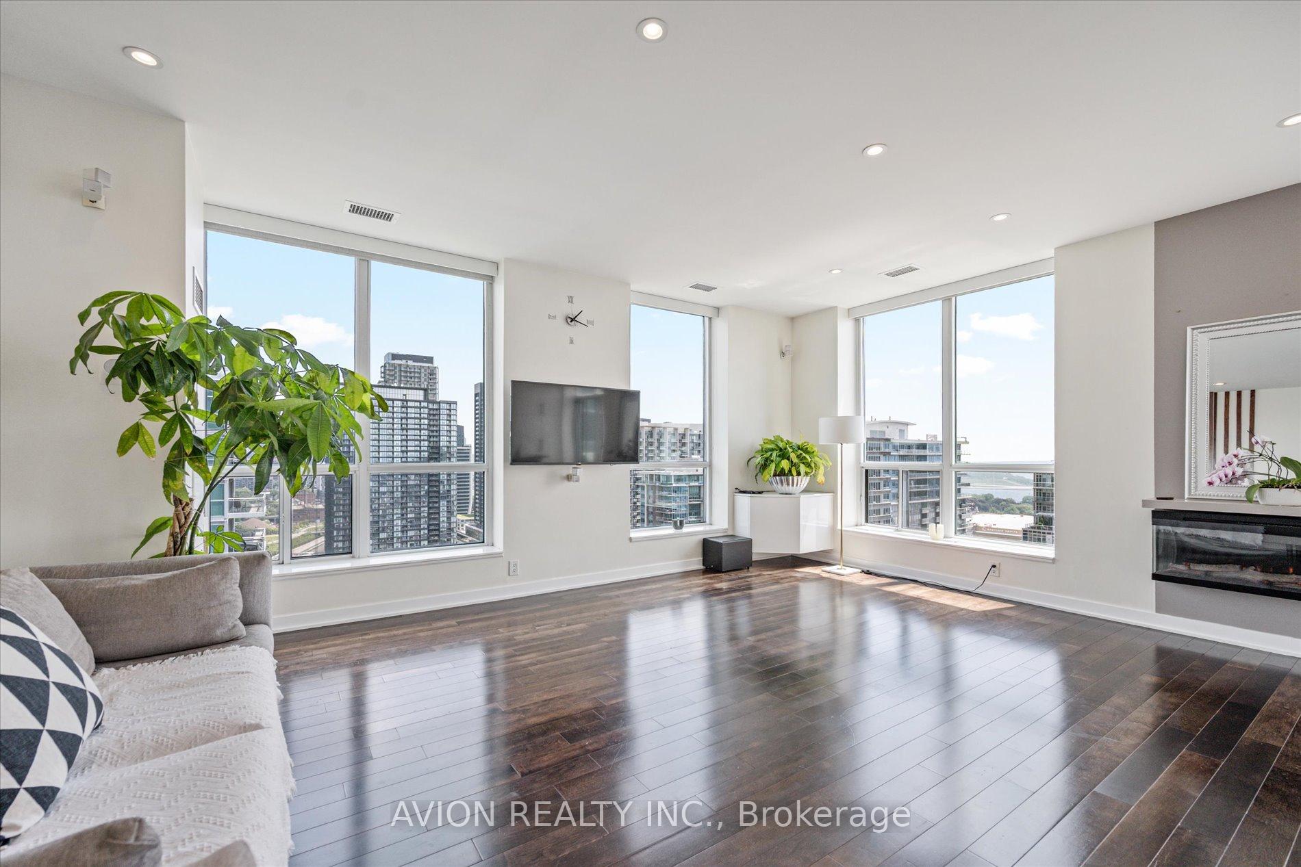 Photo 6 of Unit Ph 2402, 50 Lynn Williams Street, Toronto, Niagara — HOMEH