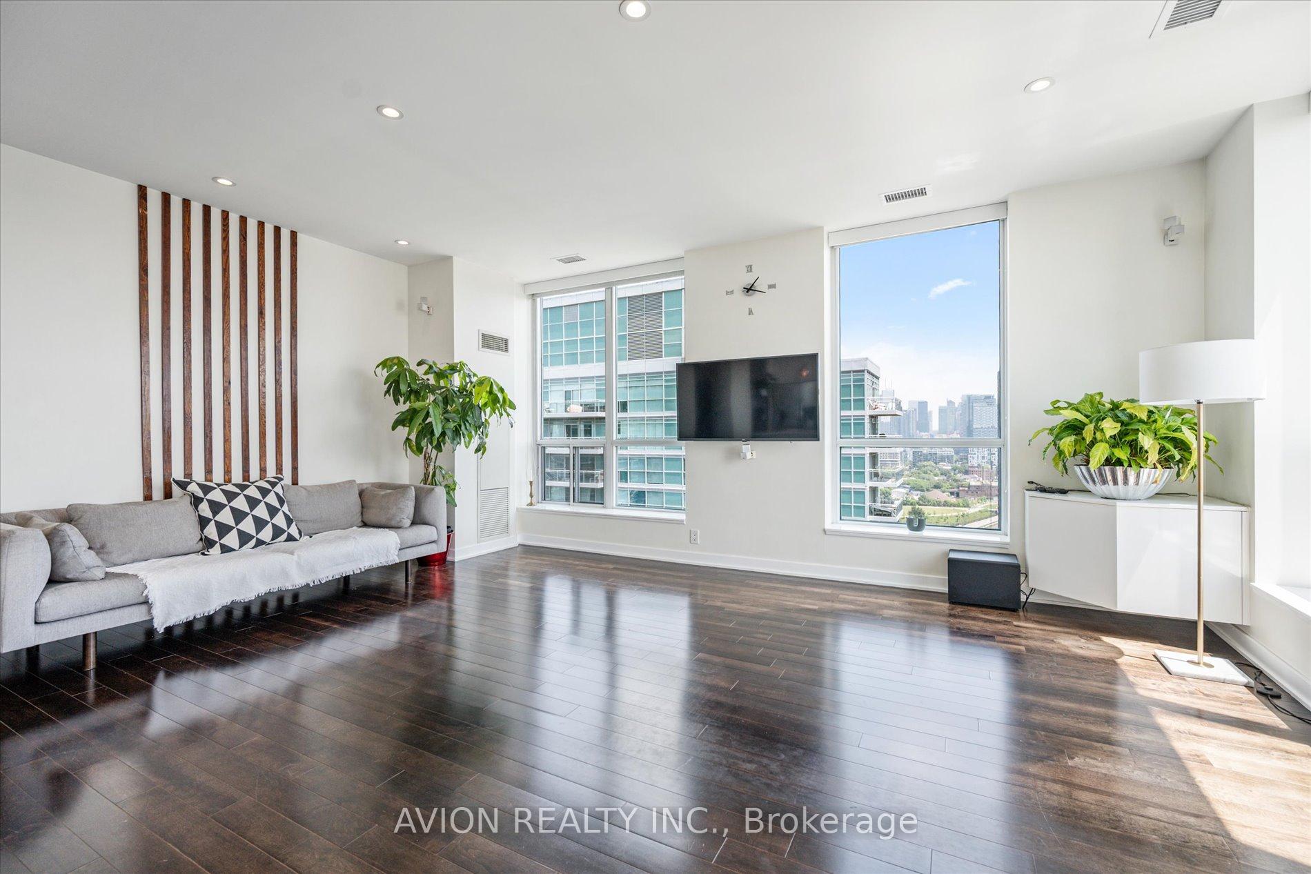 Photo 7 of Unit Ph 2402, 50 Lynn Williams Street, Toronto, Niagara — HOMEH
