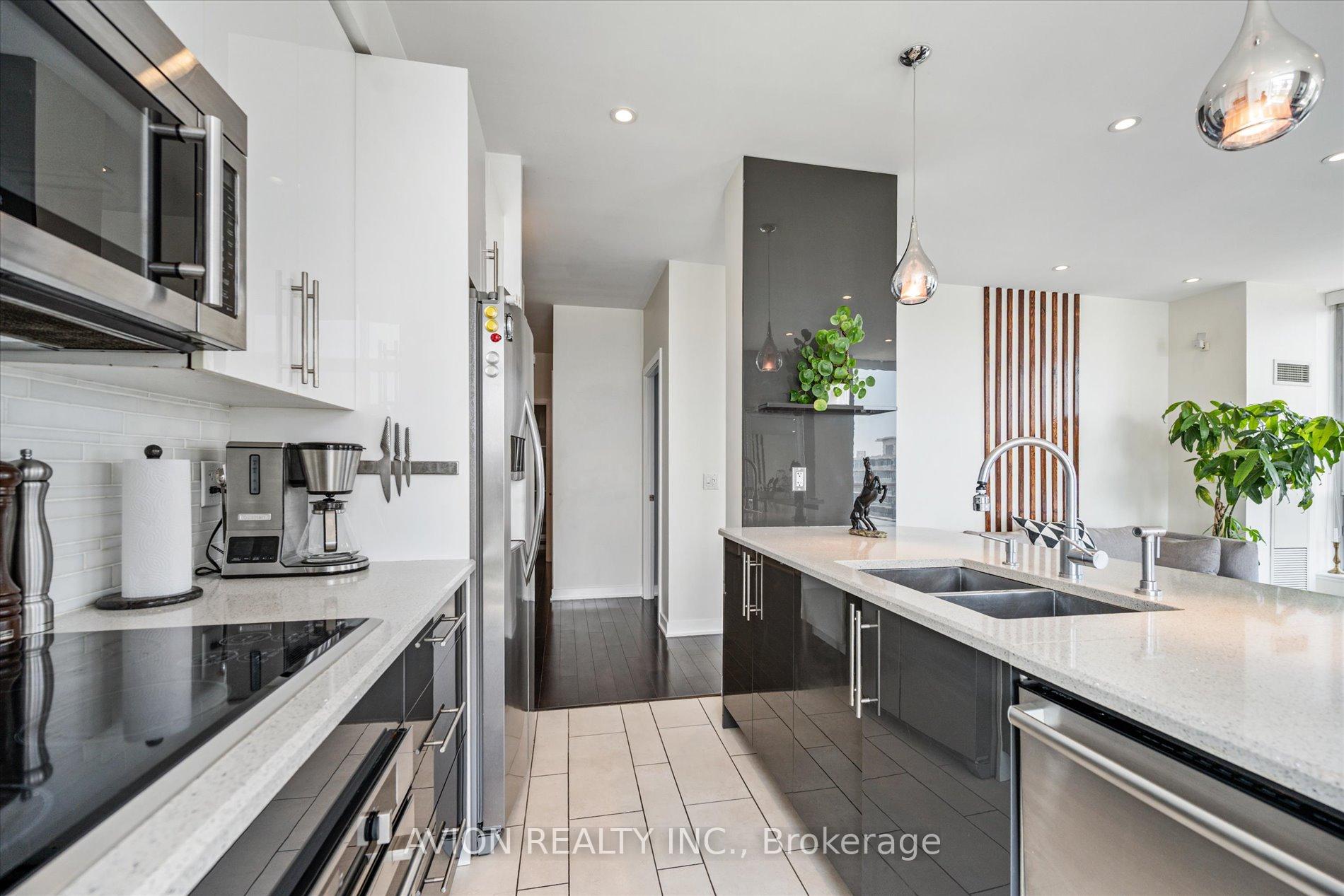 Photo 8 of Unit Ph 2402, 50 Lynn Williams Street, Toronto, Niagara — HOMEH
