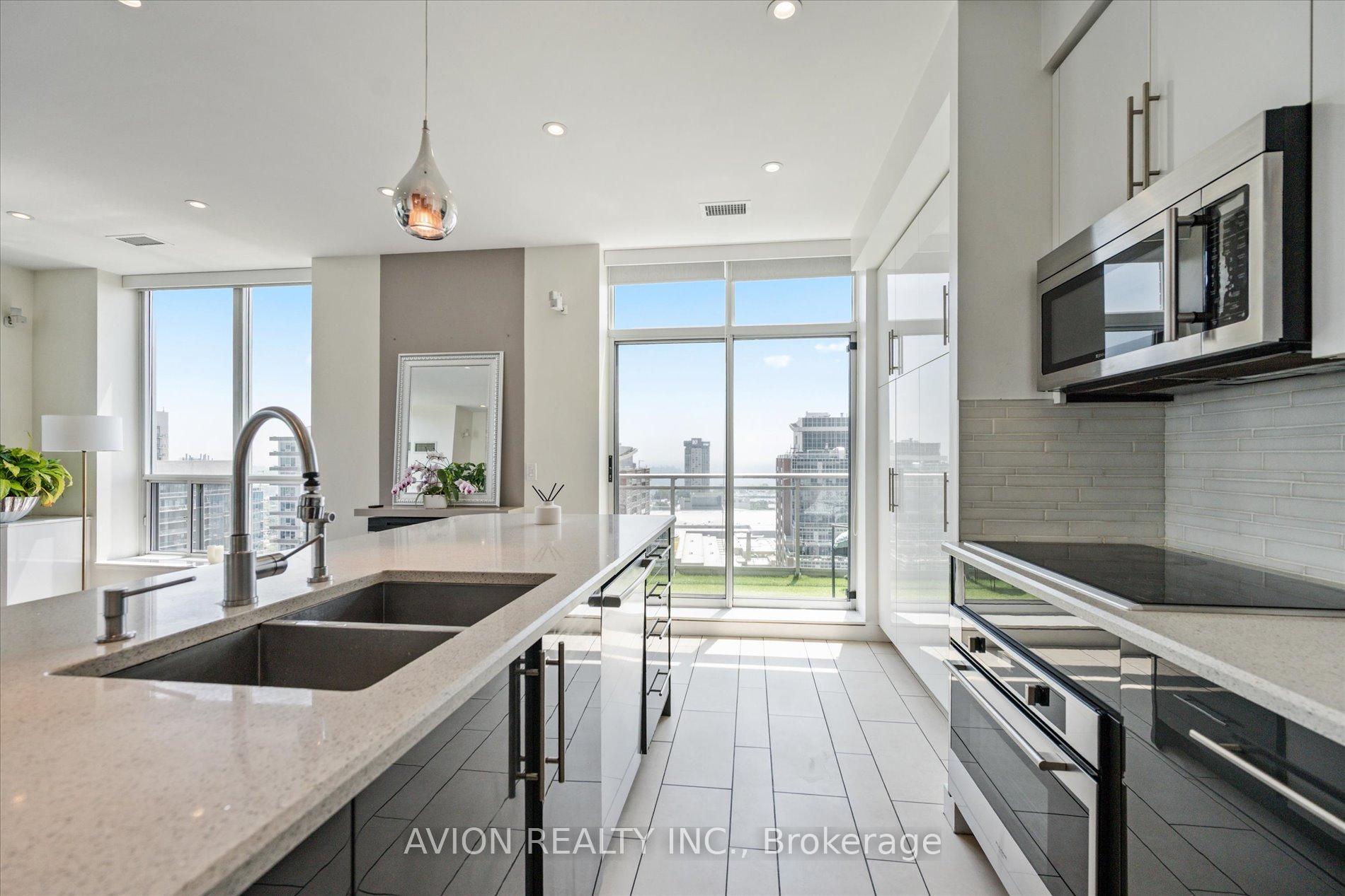 Photo 9 of Unit Ph 2402, 50 Lynn Williams Street, Toronto, Niagara — HOMEH