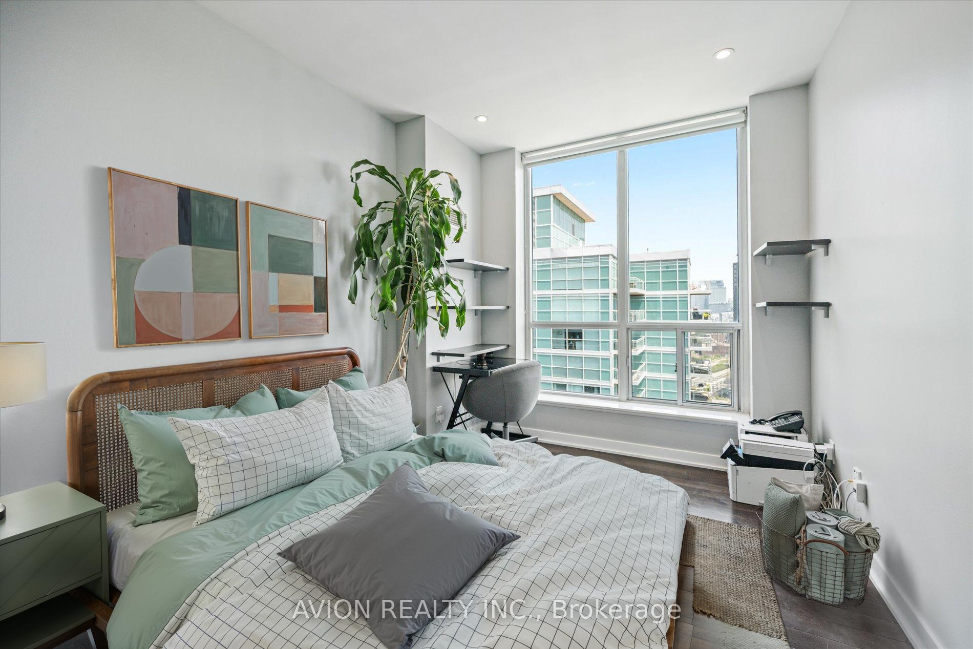 Photo 11 of Unit Ph 2402, 50 Lynn Williams Street, Toronto, Niagara — HOMEH