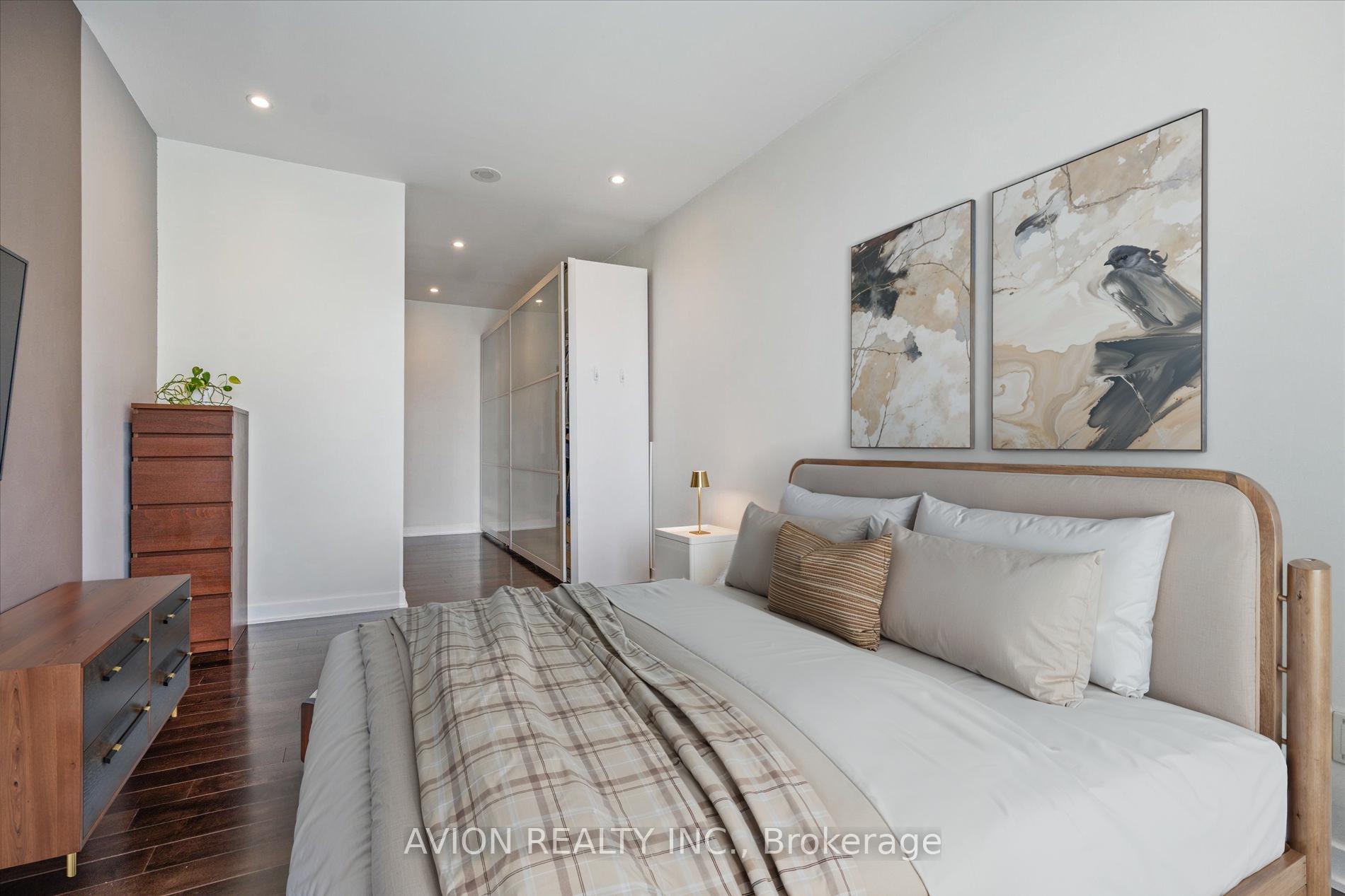 Photo 13 of Unit Ph 2402, 50 Lynn Williams Street, Toronto, Niagara — HOMEH