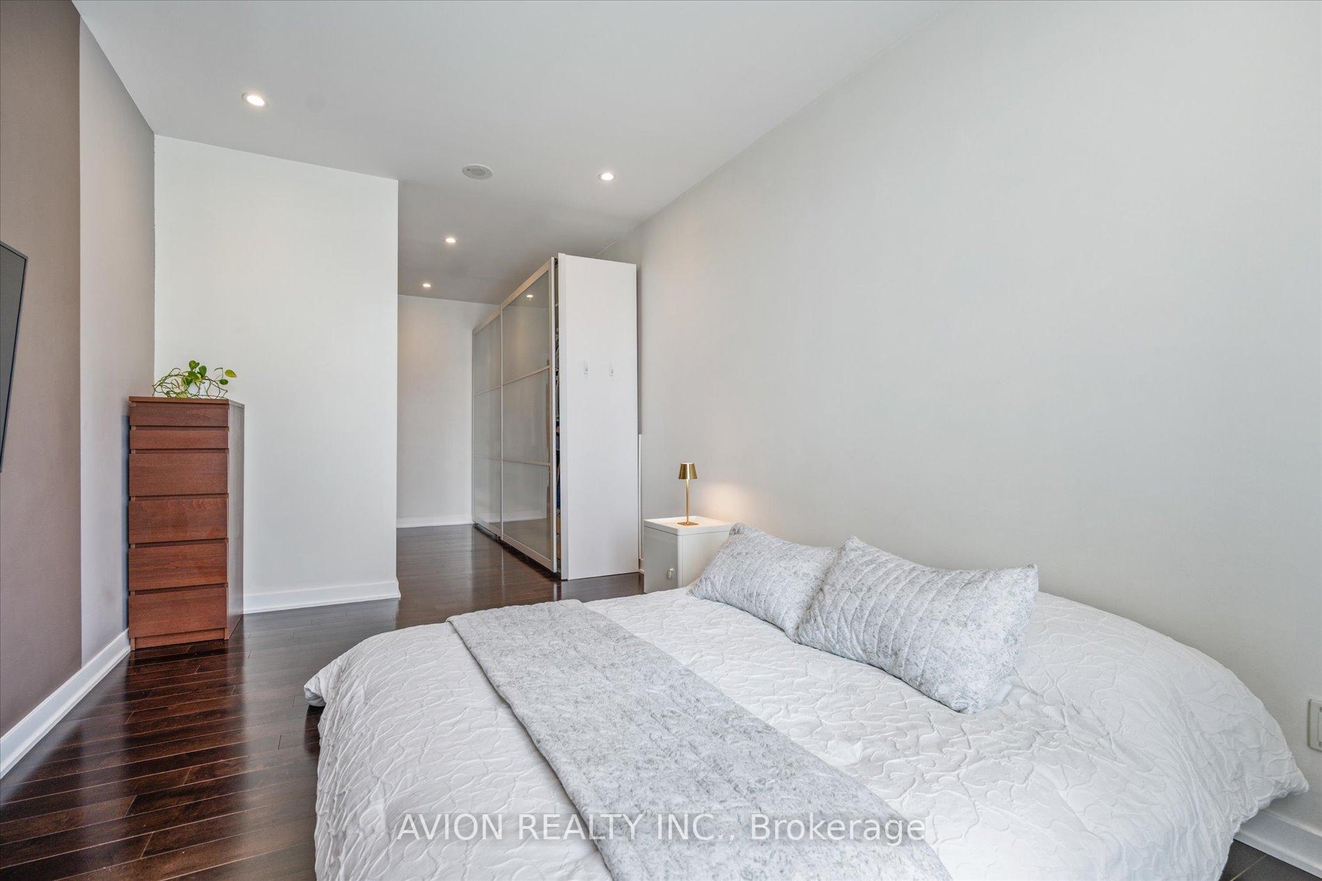 Photo 14 of Unit Ph 2402, 50 Lynn Williams Street, Toronto, Niagara — HOMEH