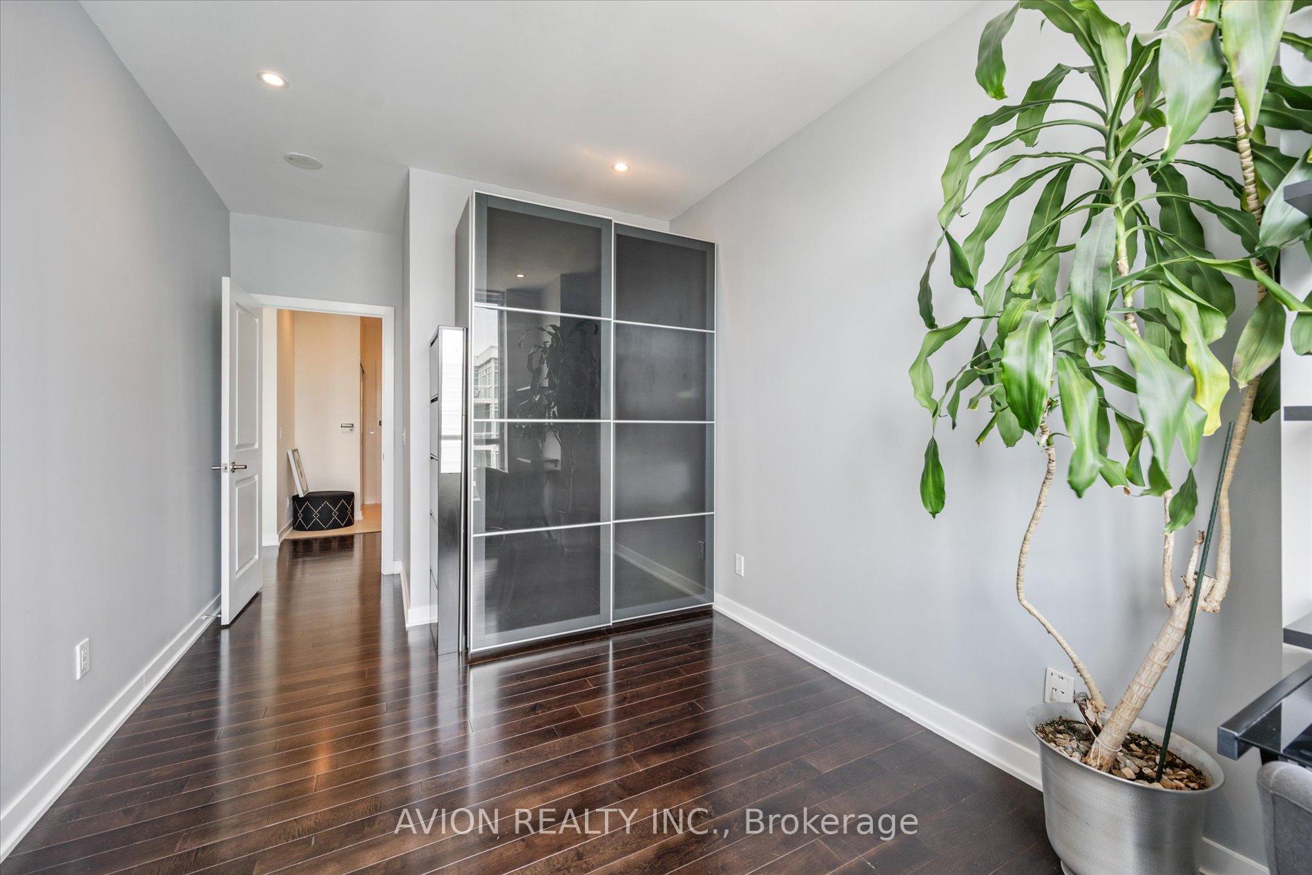 Photo 17 of Unit Ph 2402, 50 Lynn Williams Street, Toronto, Niagara — HOMEH