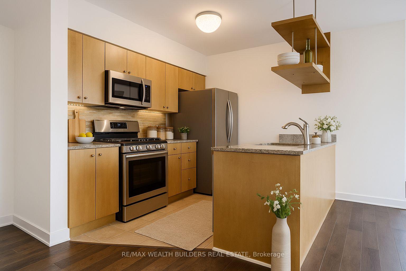 Photo 2 of Unit 712, 35 Mariner Terrace, Toronto, Waterfront Communities — HOMEH