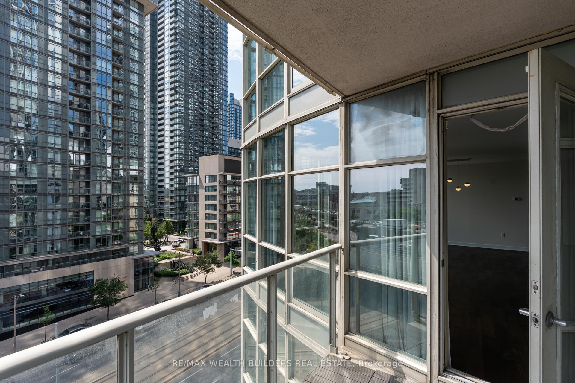 Photo 13 of Unit 712, 35 Mariner Terrace, Toronto, Waterfront Communities — HOMEH