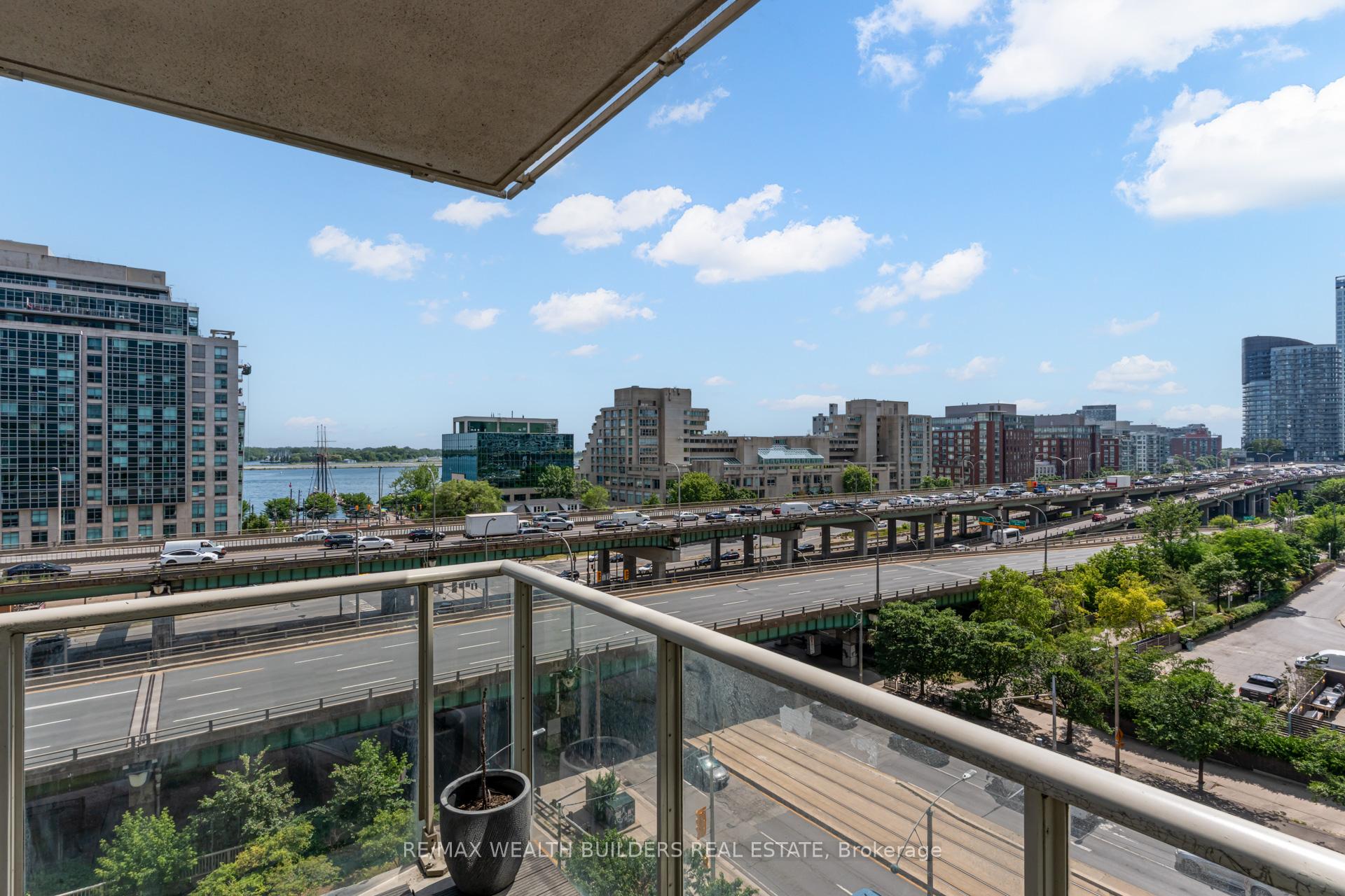 Photo 14 of Unit 712, 35 Mariner Terrace, Toronto, Waterfront Communities — HOMEH