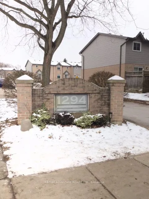 Front of Unit 4, 1294 Byron Baseline Road W