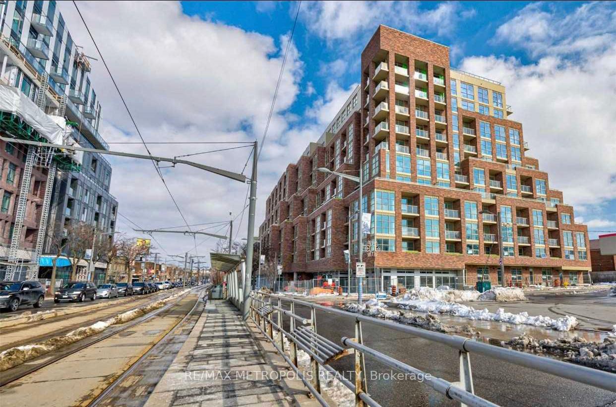 Front of Unit 325, 1787 St Clair Avenue W
