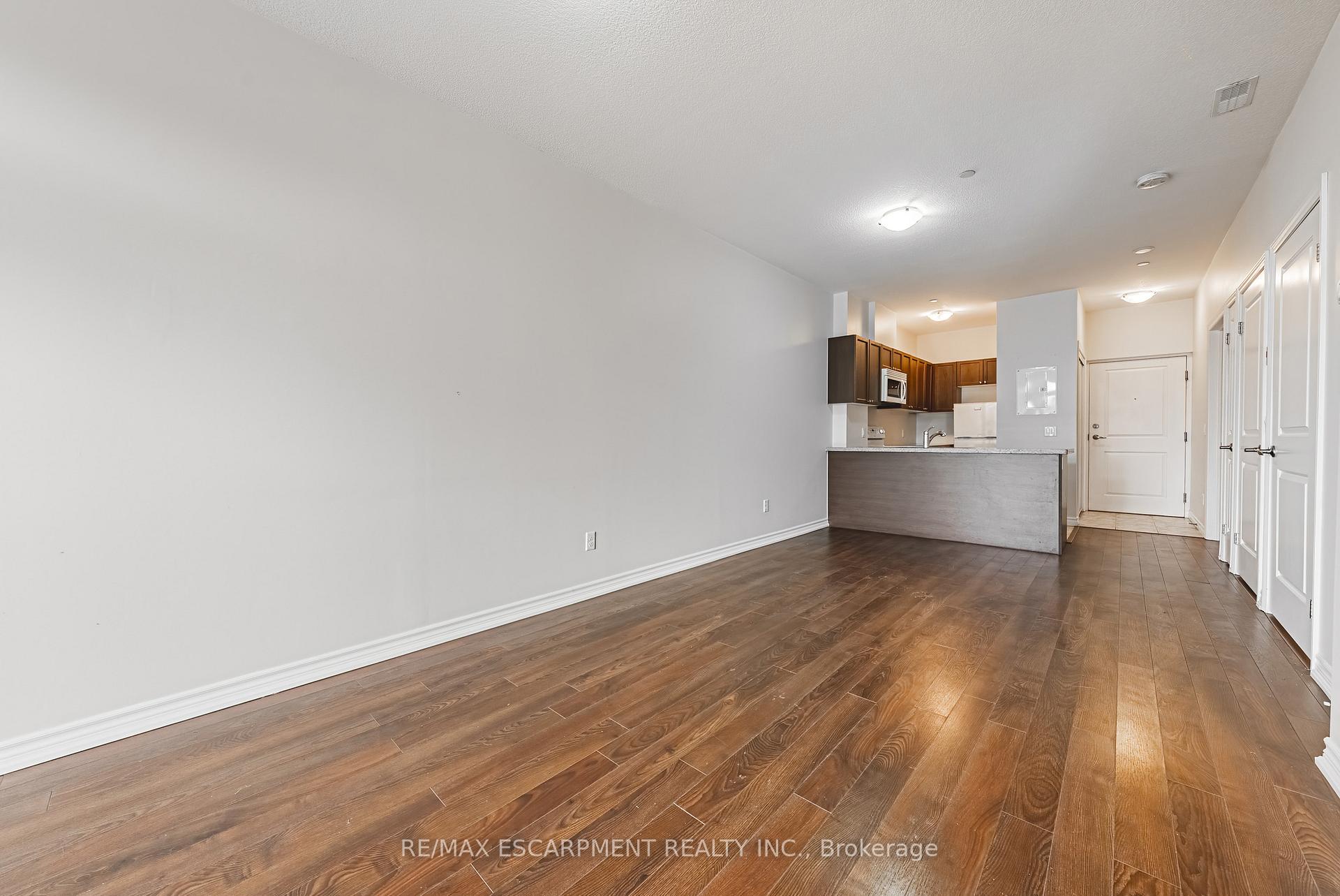 Photo 9 of Unit 308, 95 Wilson Street, Hamilton, Ancaster — HOMEH