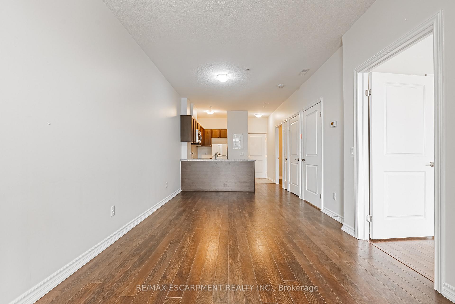 Photo 10 of Unit 308, 95 Wilson Street, Hamilton, Ancaster — HOMEH