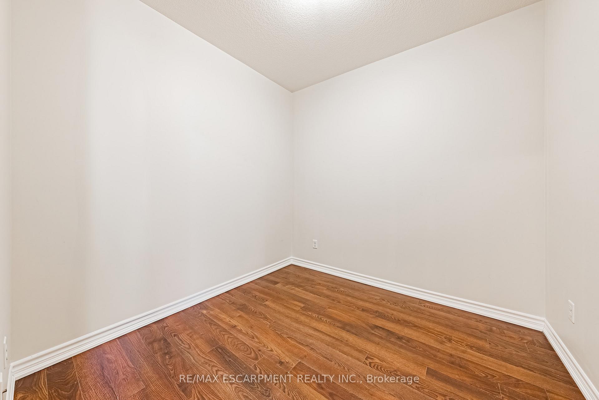 Photo 11 of Unit 308, 95 Wilson Street, Hamilton, Ancaster — HOMEH