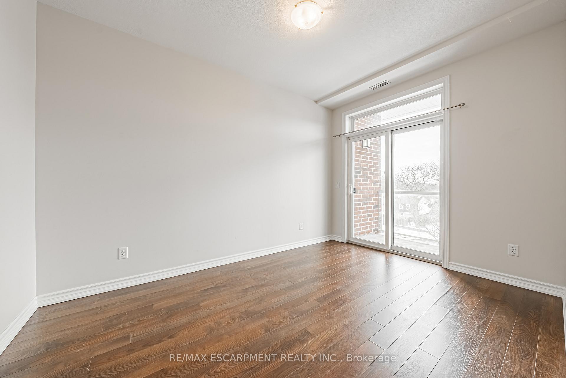 Photo 12 of Unit 308, 95 Wilson Street, Hamilton, Ancaster — HOMEH