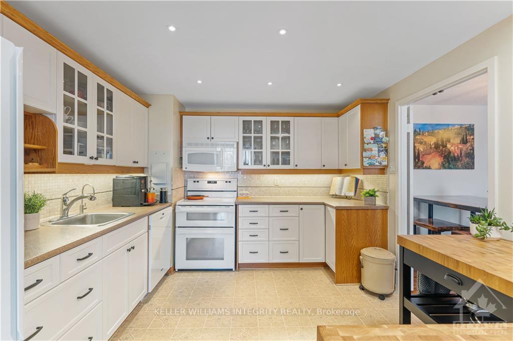Photo 8 of Unit 703, 2951 Riverside Drive, Ottawa, Mooneys Bay/Riverside Park — HOMEH