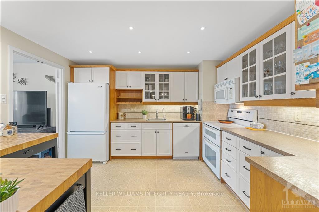 Photo 9 of Unit 703, 2951 Riverside Drive, Ottawa, Mooneys Bay/Riverside Park — HOMEH