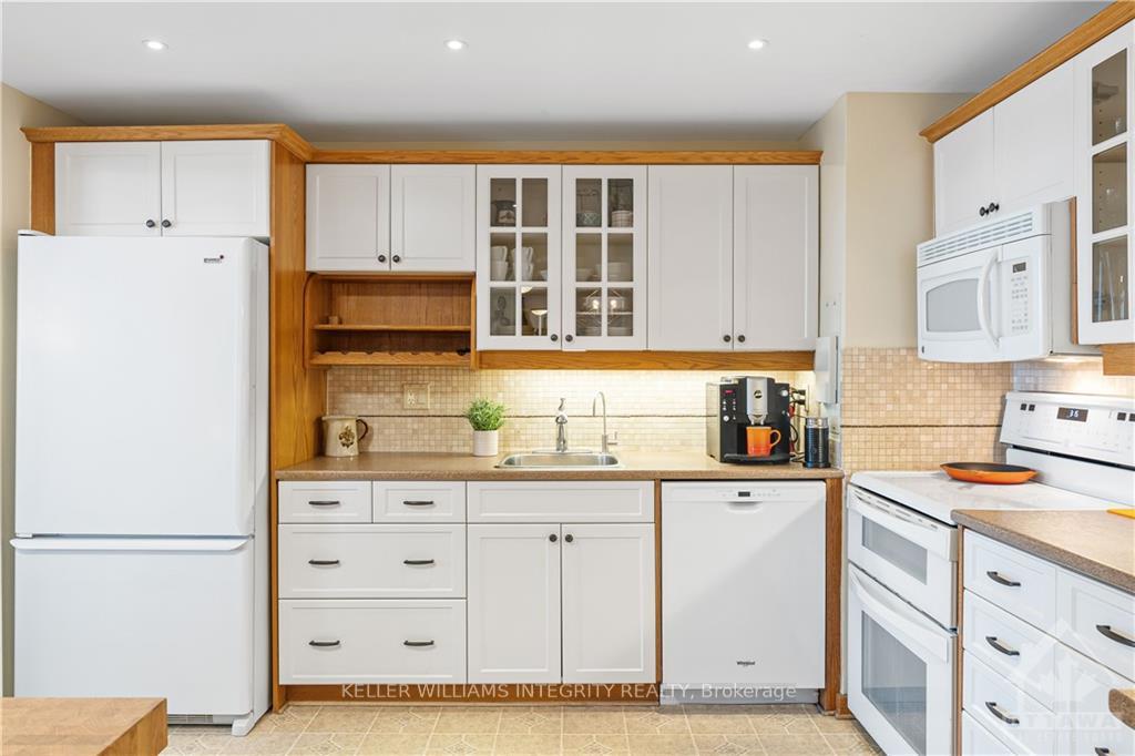 Photo 10 of Unit 703, 2951 Riverside Drive, Ottawa, Mooneys Bay/Riverside Park — HOMEH