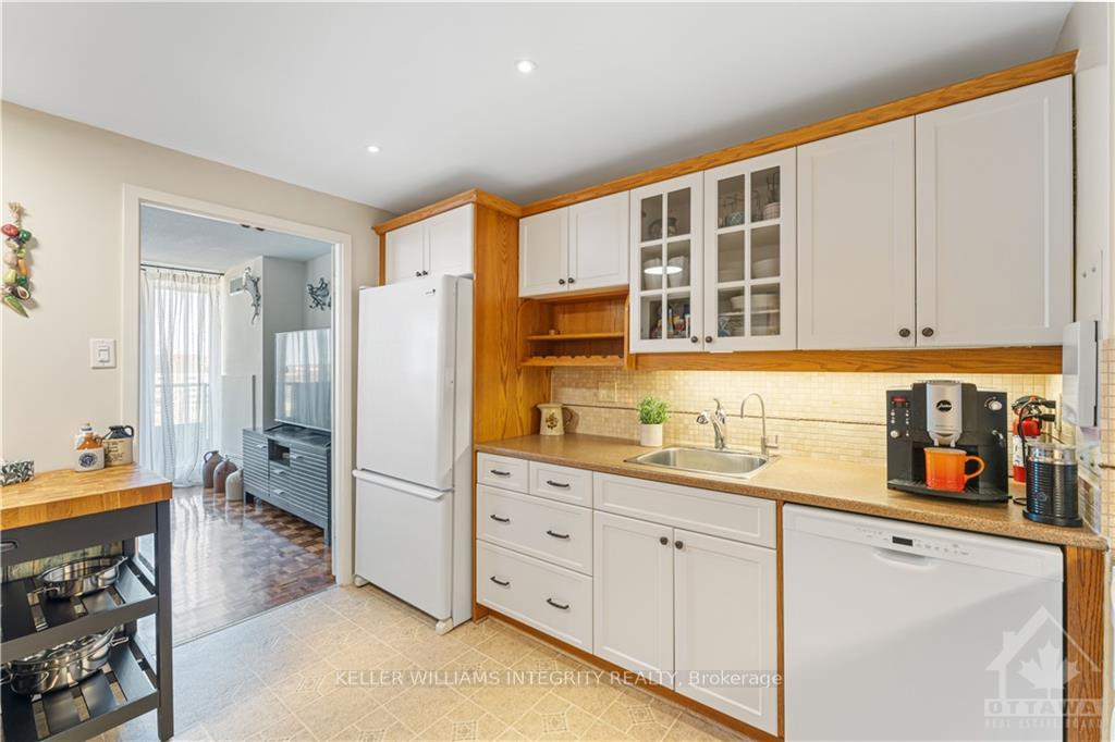 Photo 11 of Unit 703, 2951 Riverside Drive, Ottawa, Mooneys Bay/Riverside Park — HOMEH