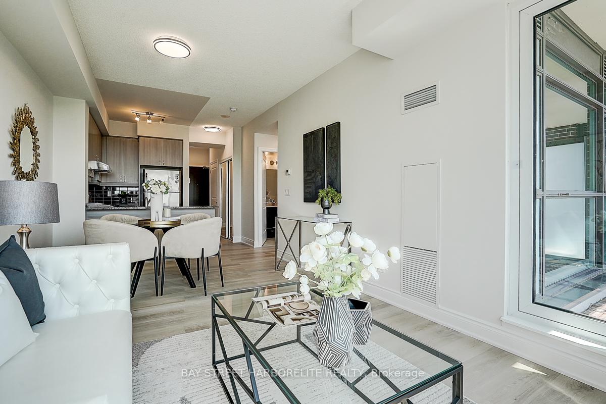 Photo 7 of Unit 812, 8130 Birchmount Road, Markham, Unionville — HOMEH