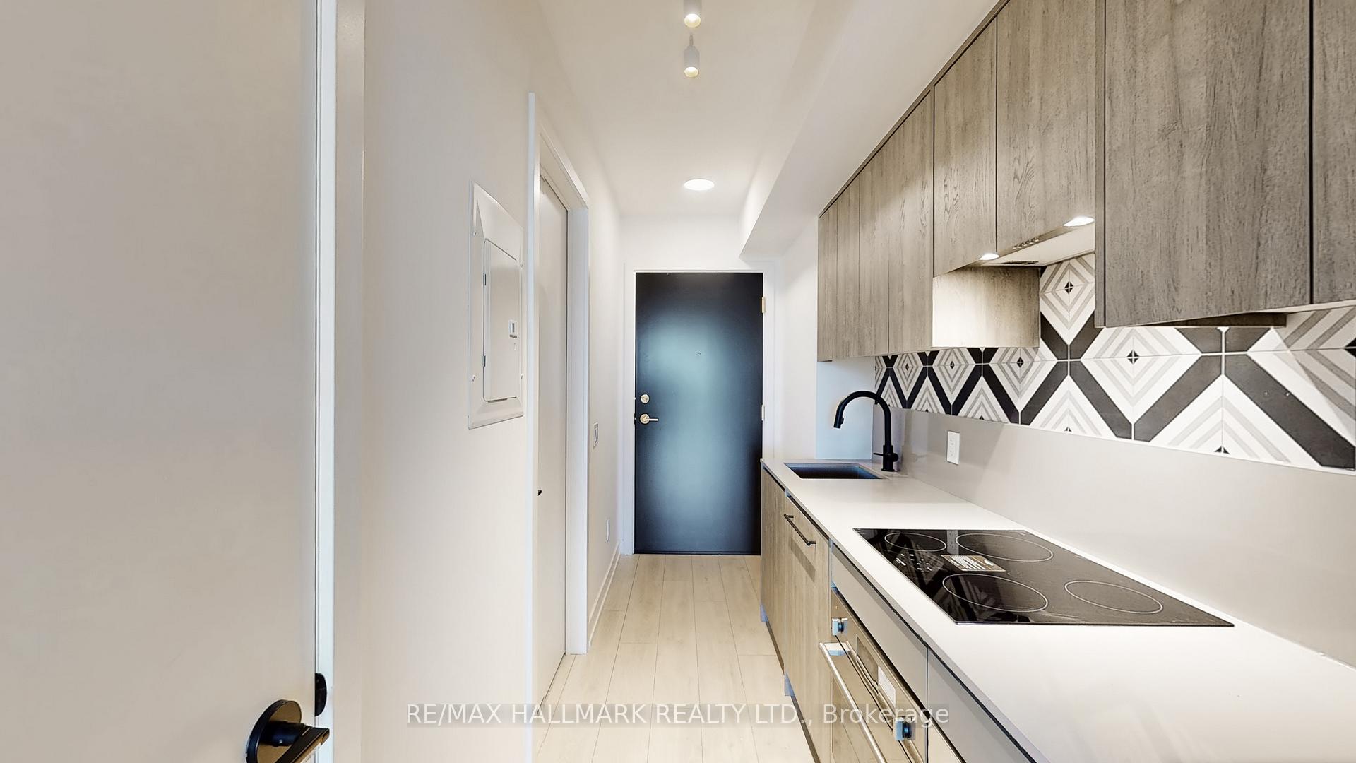 Photo 4 of Unit 709, 5 Lakeview Avenue, Toronto, Trinity-Bellwoods — HOMEH