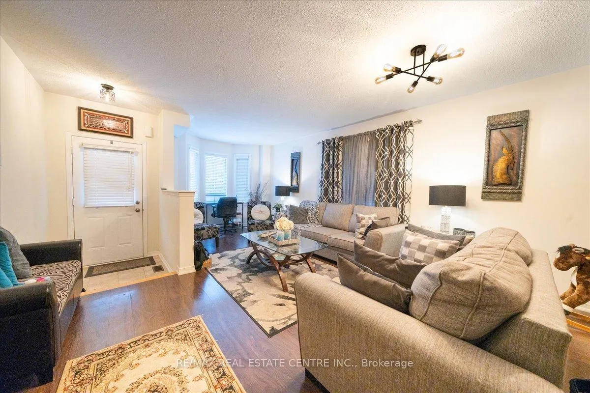 Photo 11 of 523 Nairn Circle, Milton, Scott — HOMEH