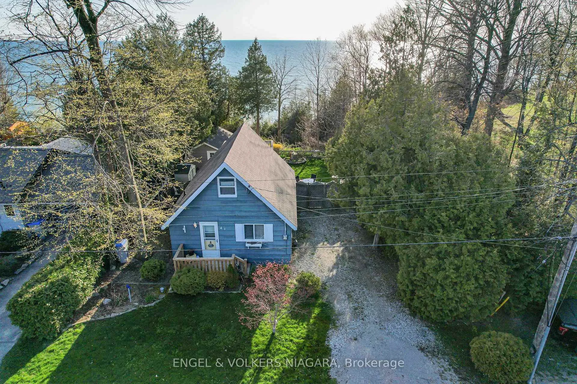 Photo 1 of 41 Andrew Crescent, Goderich, Goderich (Town) — HOMEH