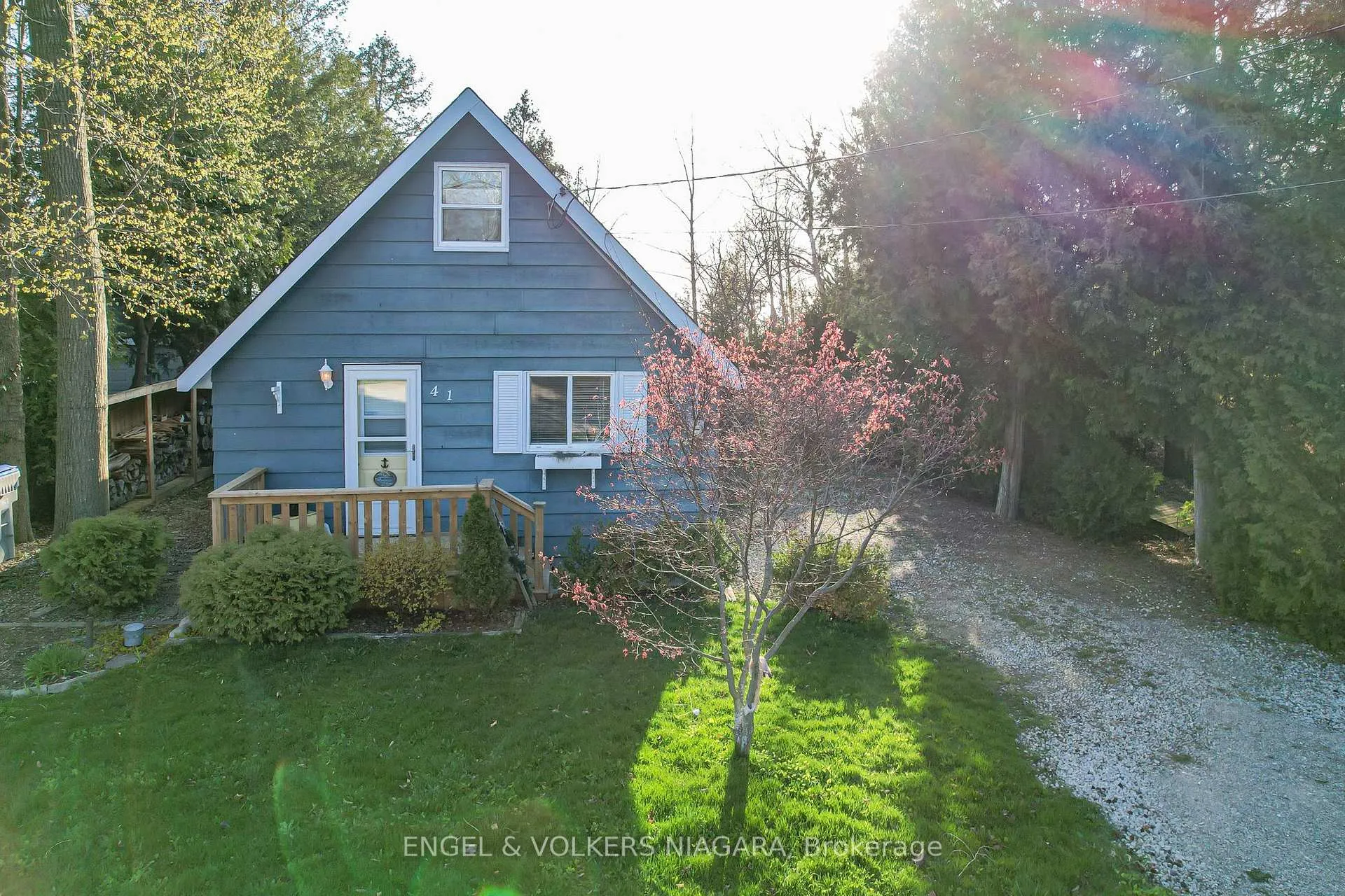 Photo 2 of 41 Andrew Crescent, Goderich, Goderich (Town) — HOMEH