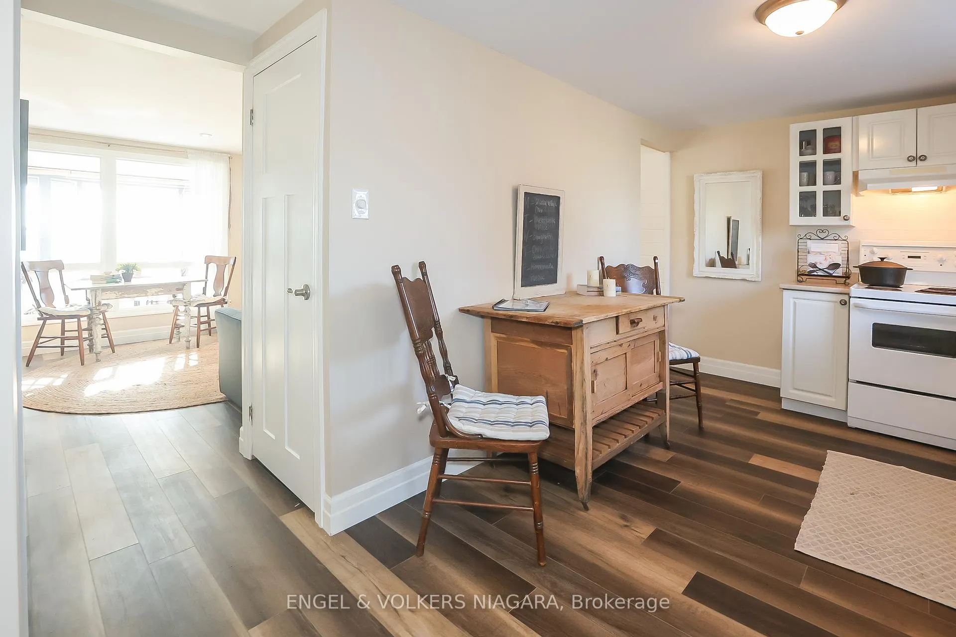 Photo 4 of 41 Andrew Crescent, Goderich, Goderich (Town) — HOMEH