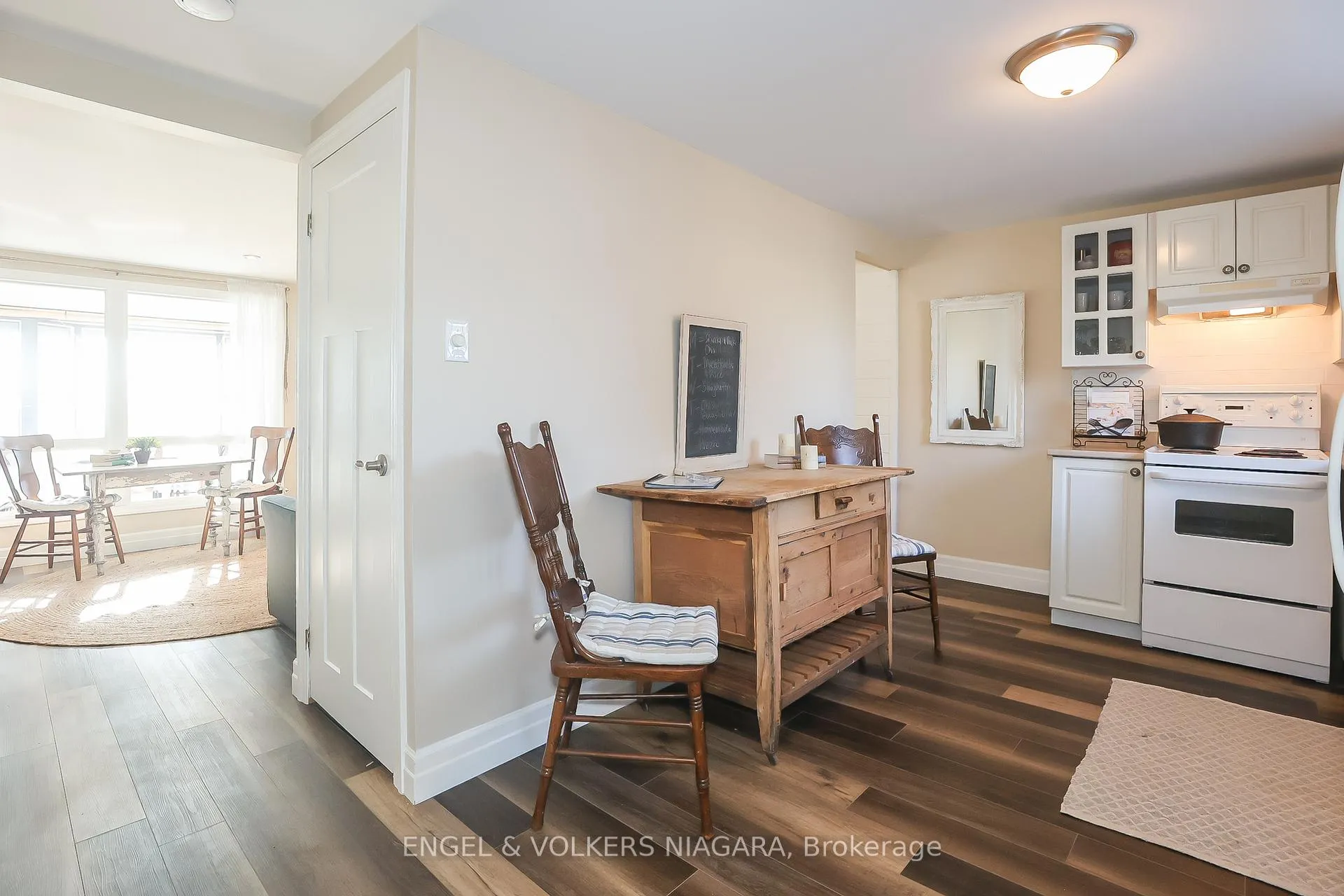 Photo 5 of 41 Andrew Crescent, Goderich, Goderich (Town) — HOMEH